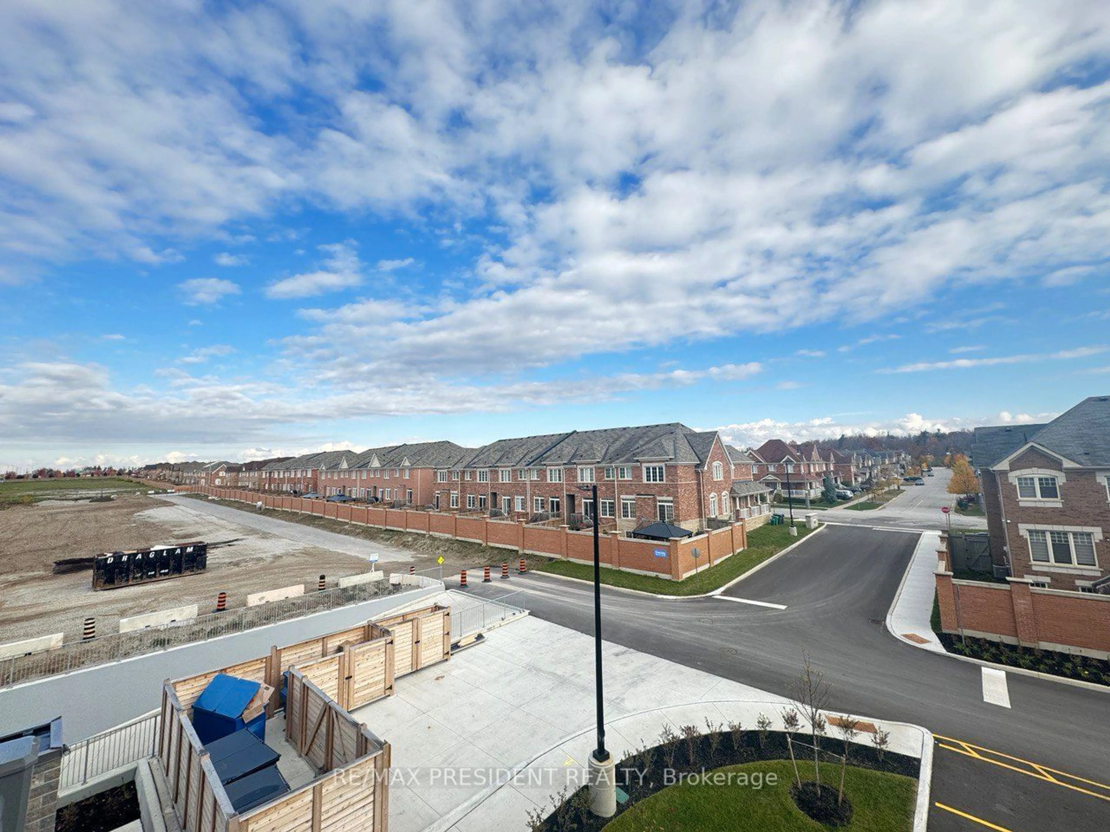 A pic from outside/outdoor area/front of a property/back of a property/a pic from drone, unknown for 62 Sky Harbour Dr #315, Brampton Ontario L6Y 6J2