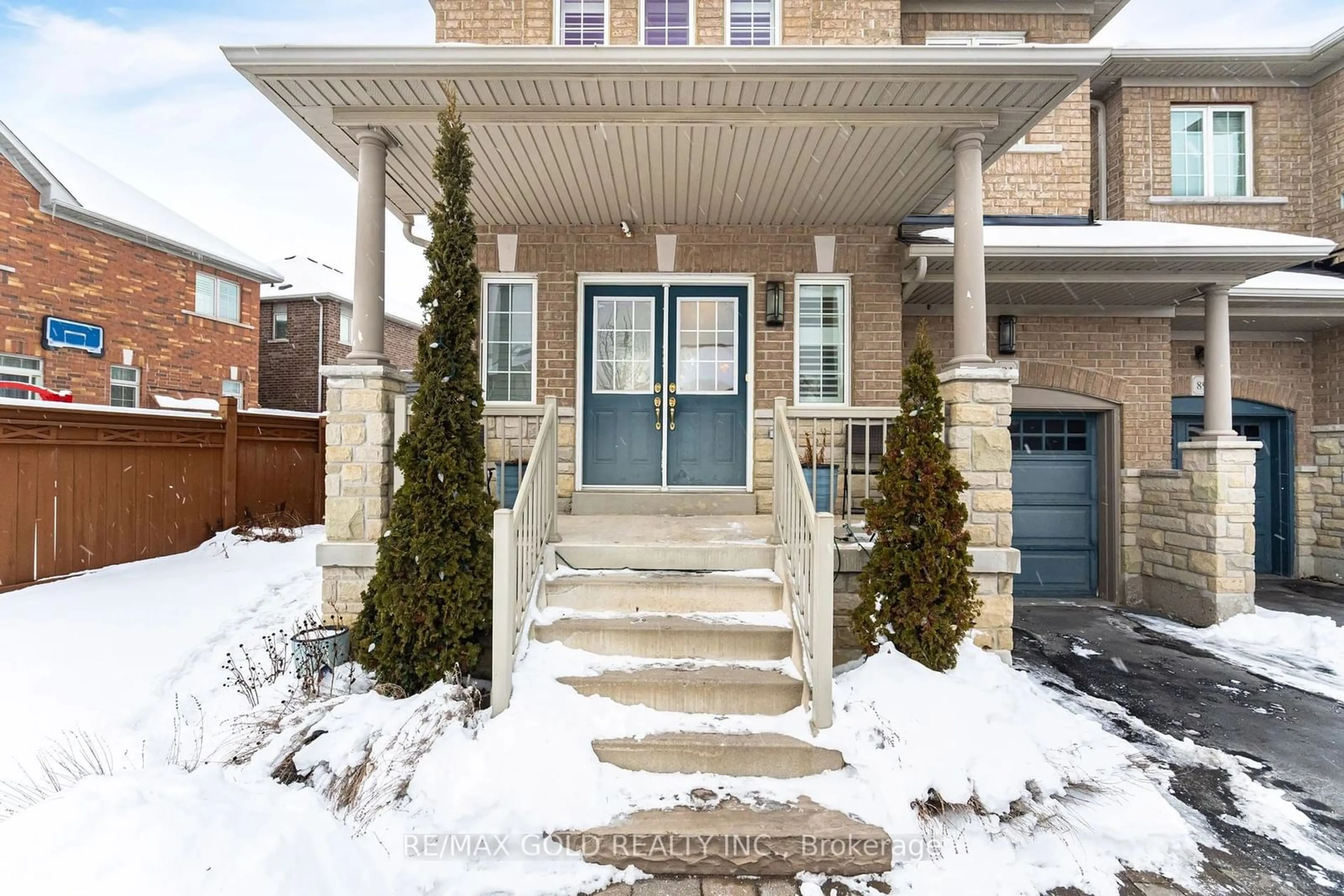 Indoor entryway for 91 Pomell Tr, Brampton Ontario L6P 3J4