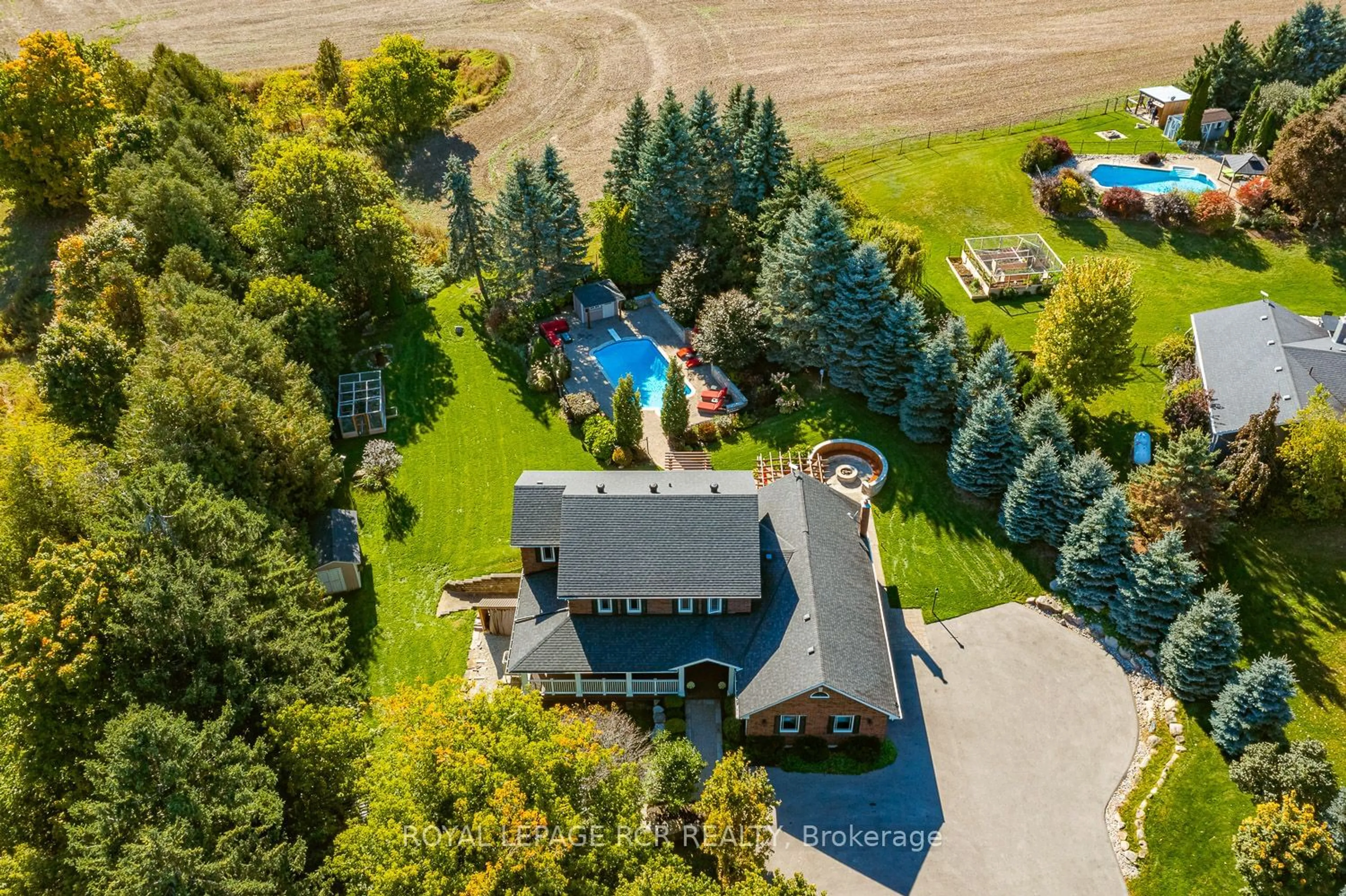 A pic from outside/outdoor area/front of a property/back of a property/a pic from drone, unknown for 17882 Horseshoe Hill Rd, Caledon Ontario L7K 2B1