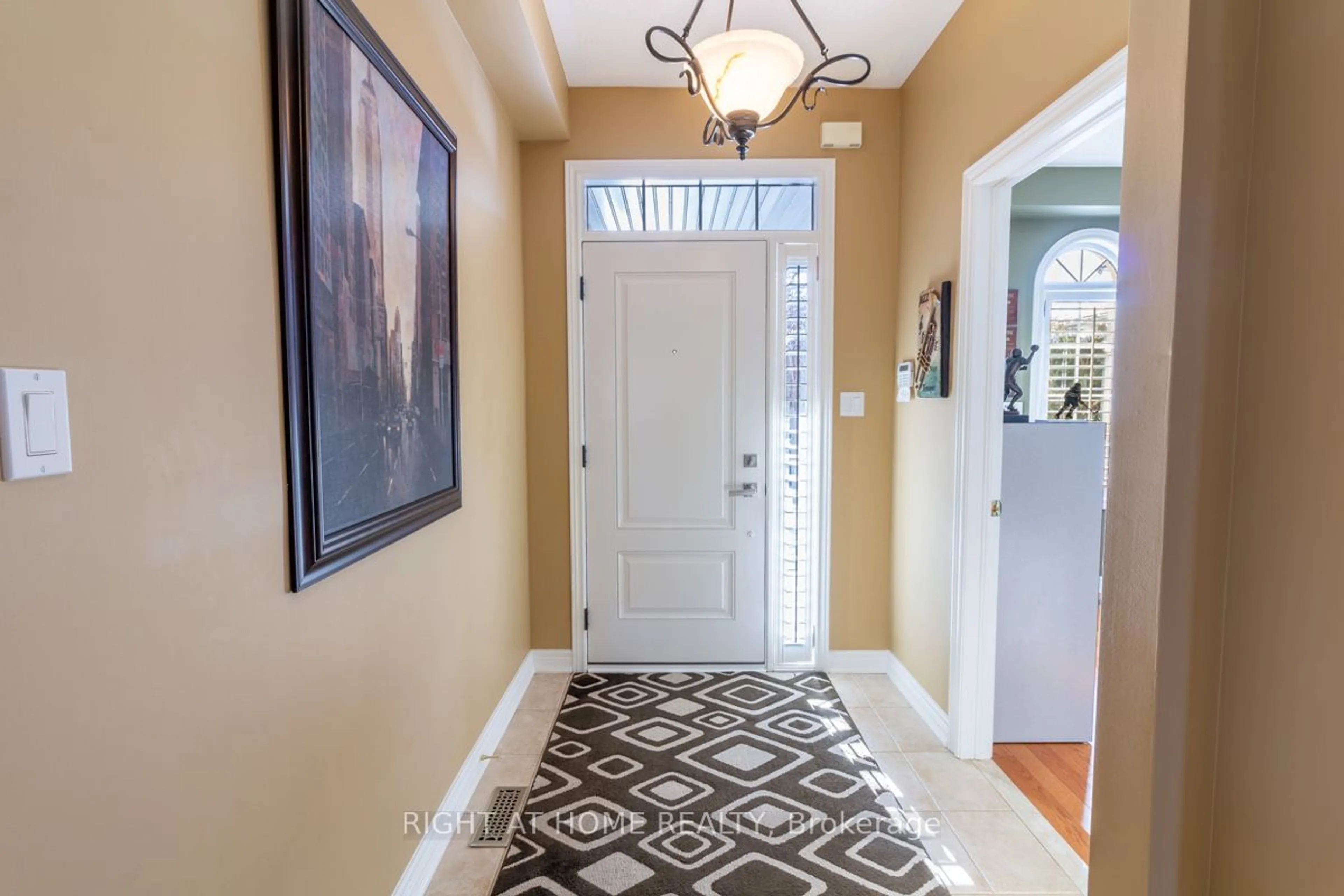 Indoor entryway for 2197 Whitecliffe Way, Oakville Ontario L6M 4W2