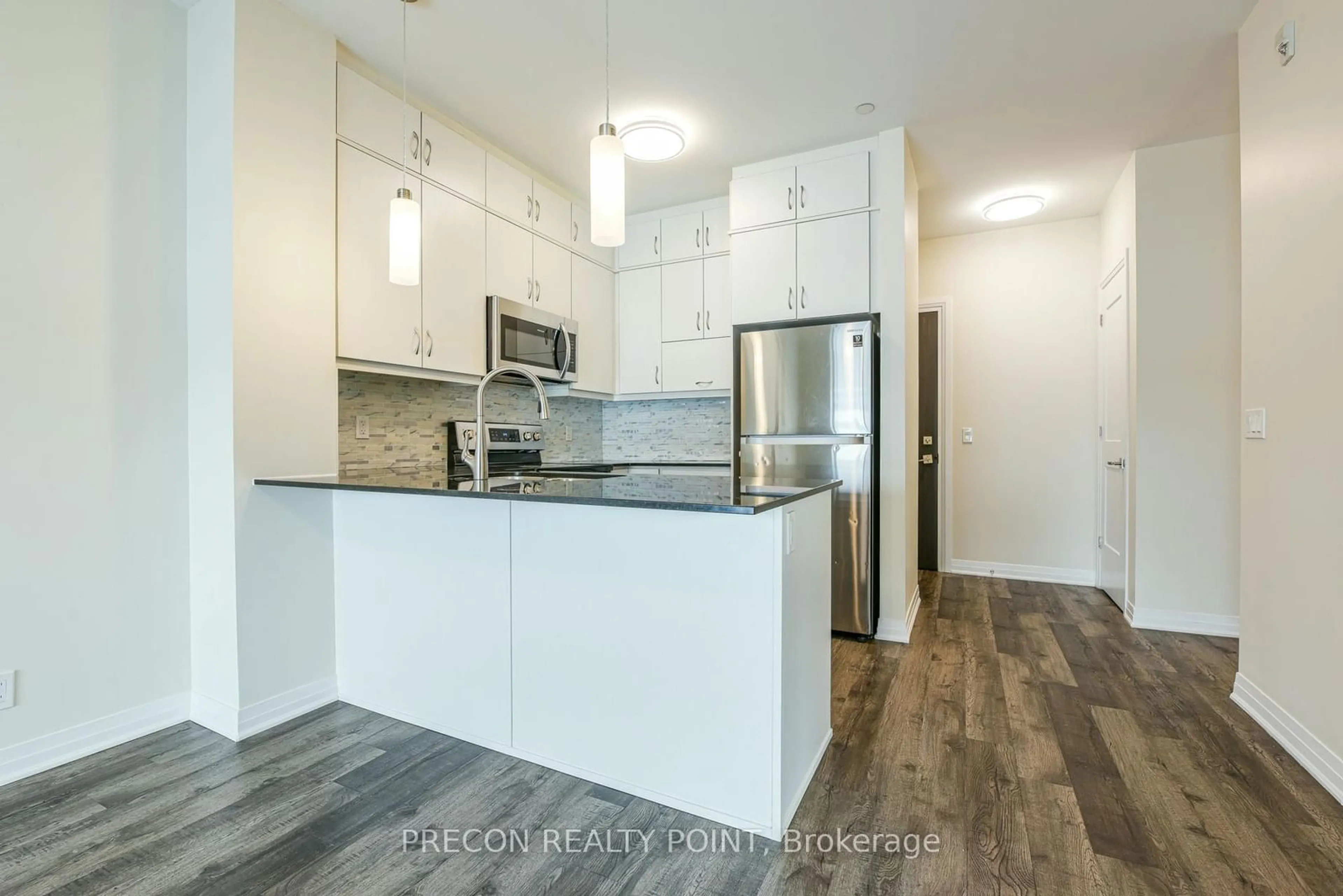 Open concept kitchen, unknown for 102 Grovewood Common Rd #125, Oakville Ontario L9H 0X2