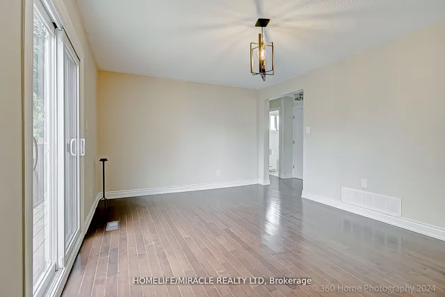 Additional image 9 of 581 Hayward Cres