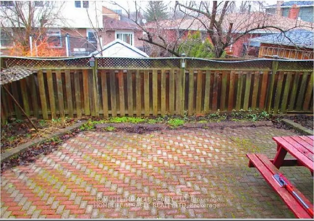Additional image 20 of 581 Hayward Cres