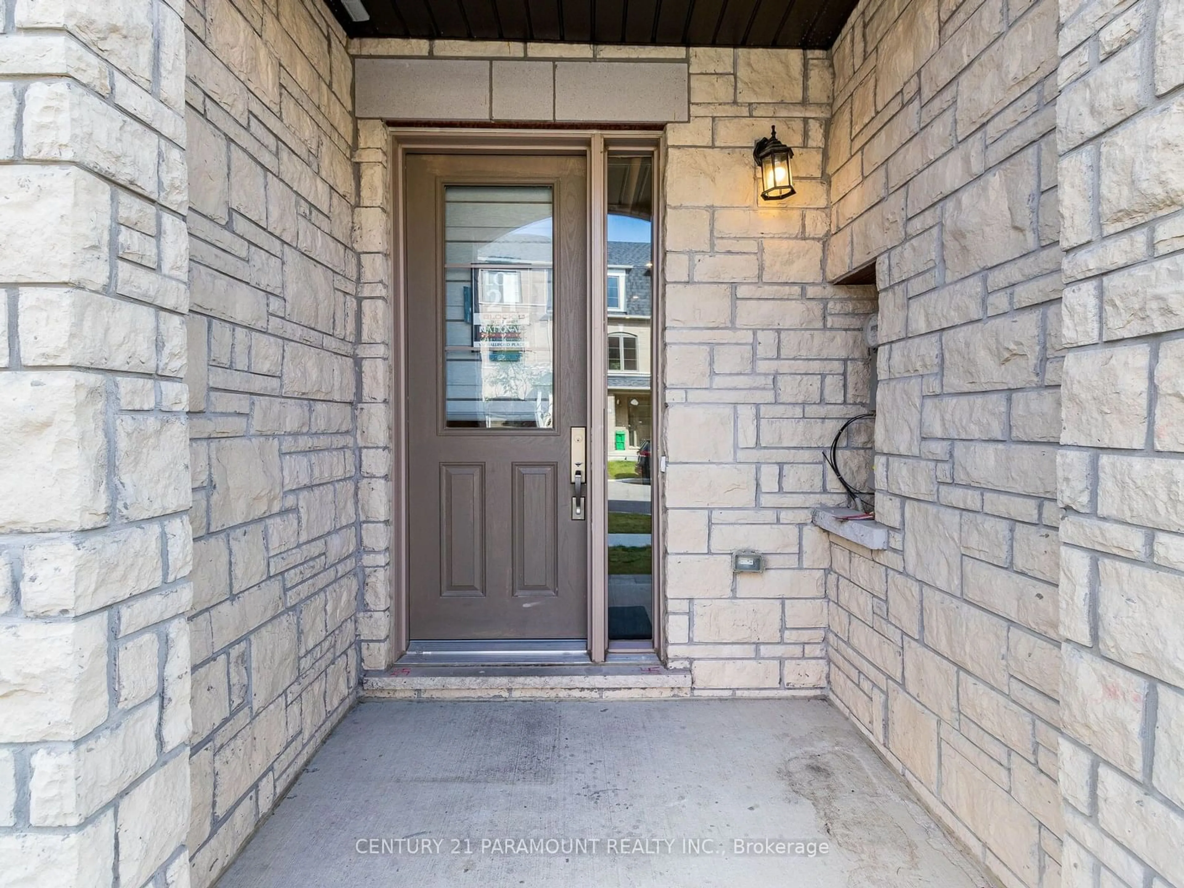 Indoor entryway for 110 Halliford Pl, Brampton Ontario L6P 0N5