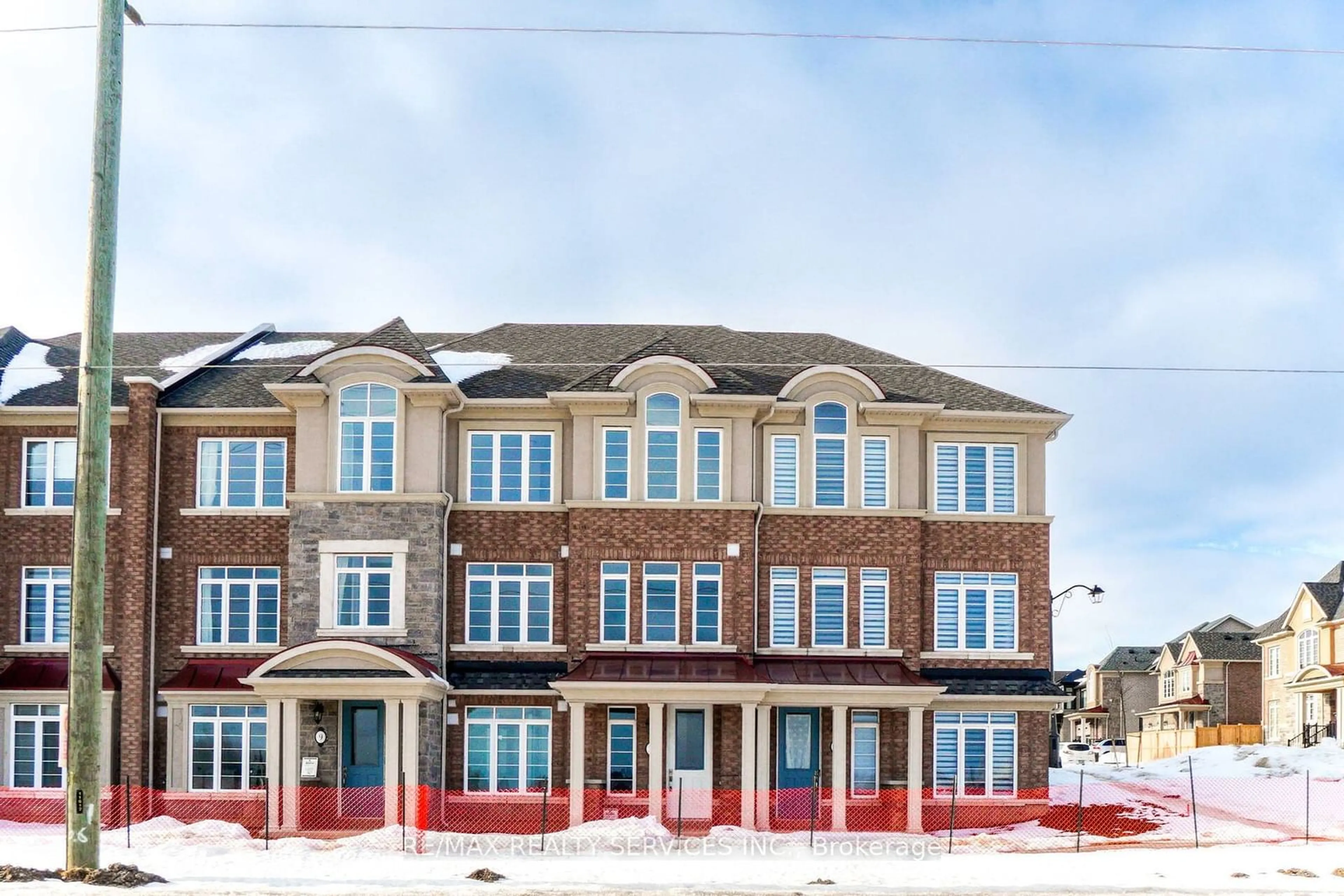 Home with brick exterior material, building for 11 Burnhamthorpe Rd, Oakville Ontario L6H 3P9