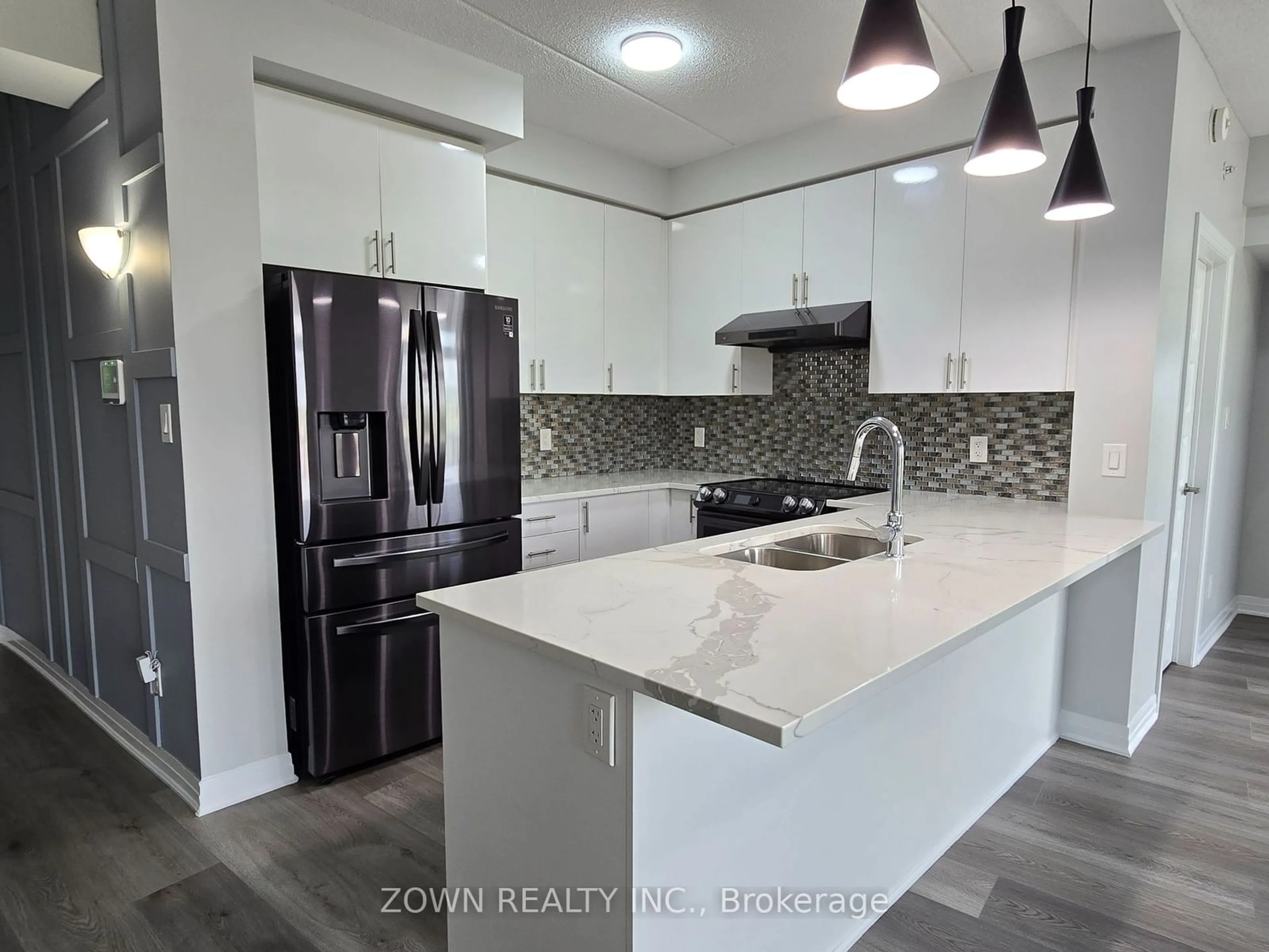 Open concept kitchen, ceramic/tile floor for 610 Farmstead Dr #510, Milton Ontario L9T 8X5