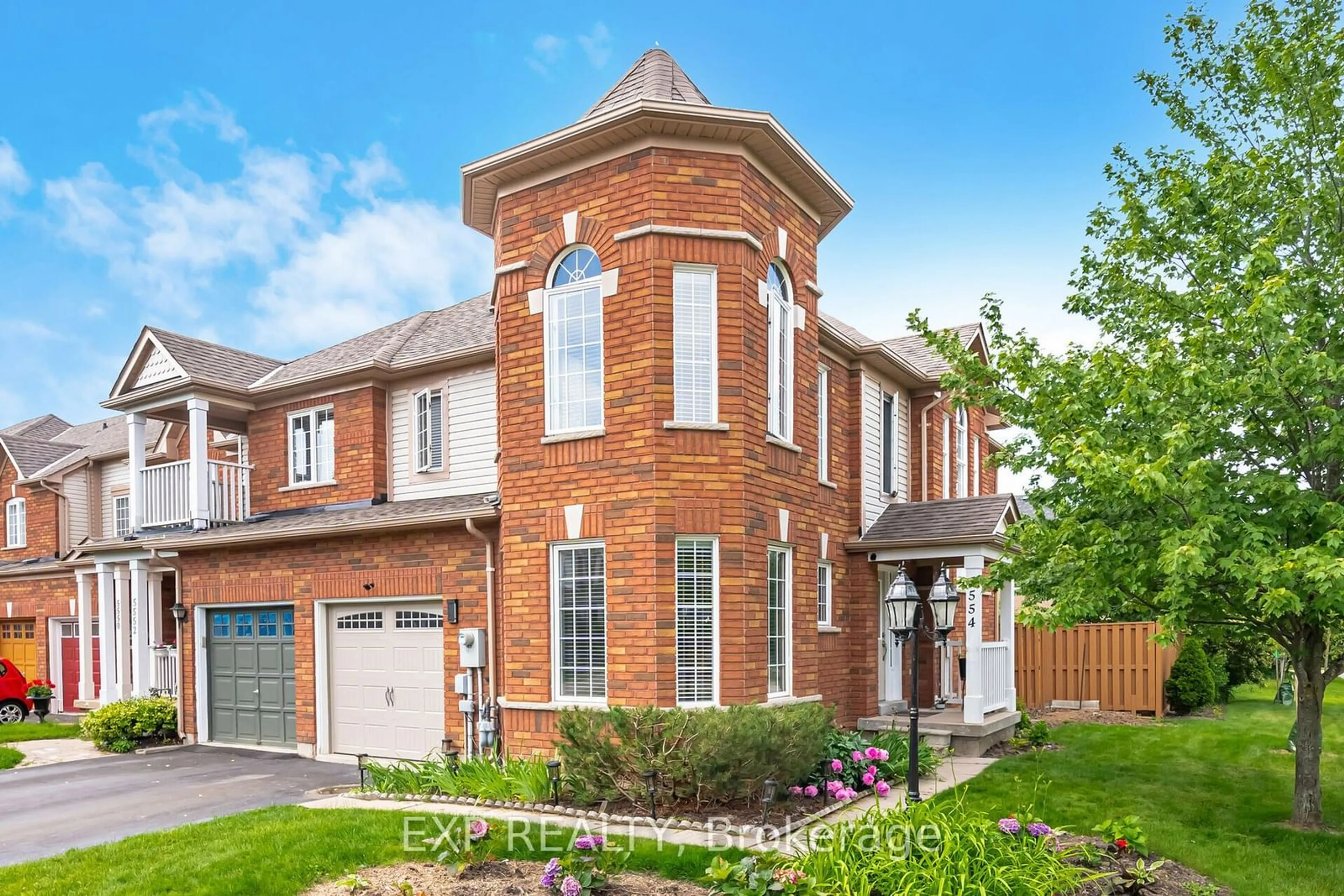 Home with brick exterior material, street for 5554 Linwell Pl, Mississauga Ontario L5M 6L7