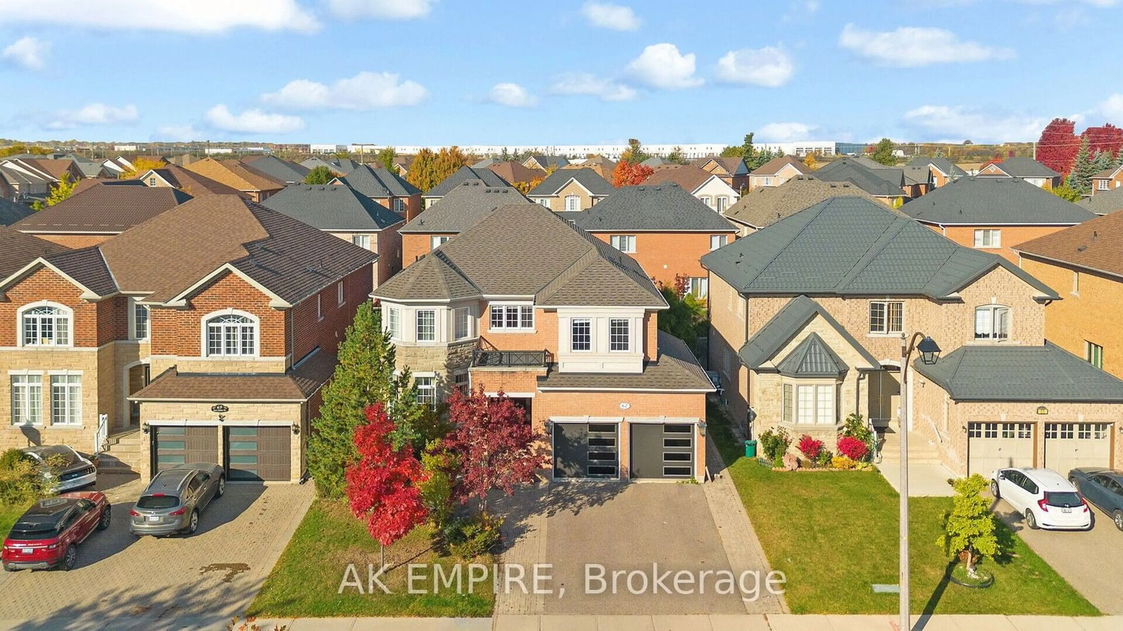 A pic from outside/outdoor area/front of a property/back of a property/a pic from drone, street for 67 Saint Hubert Dr, Brampton Ontario L6P 1Y5