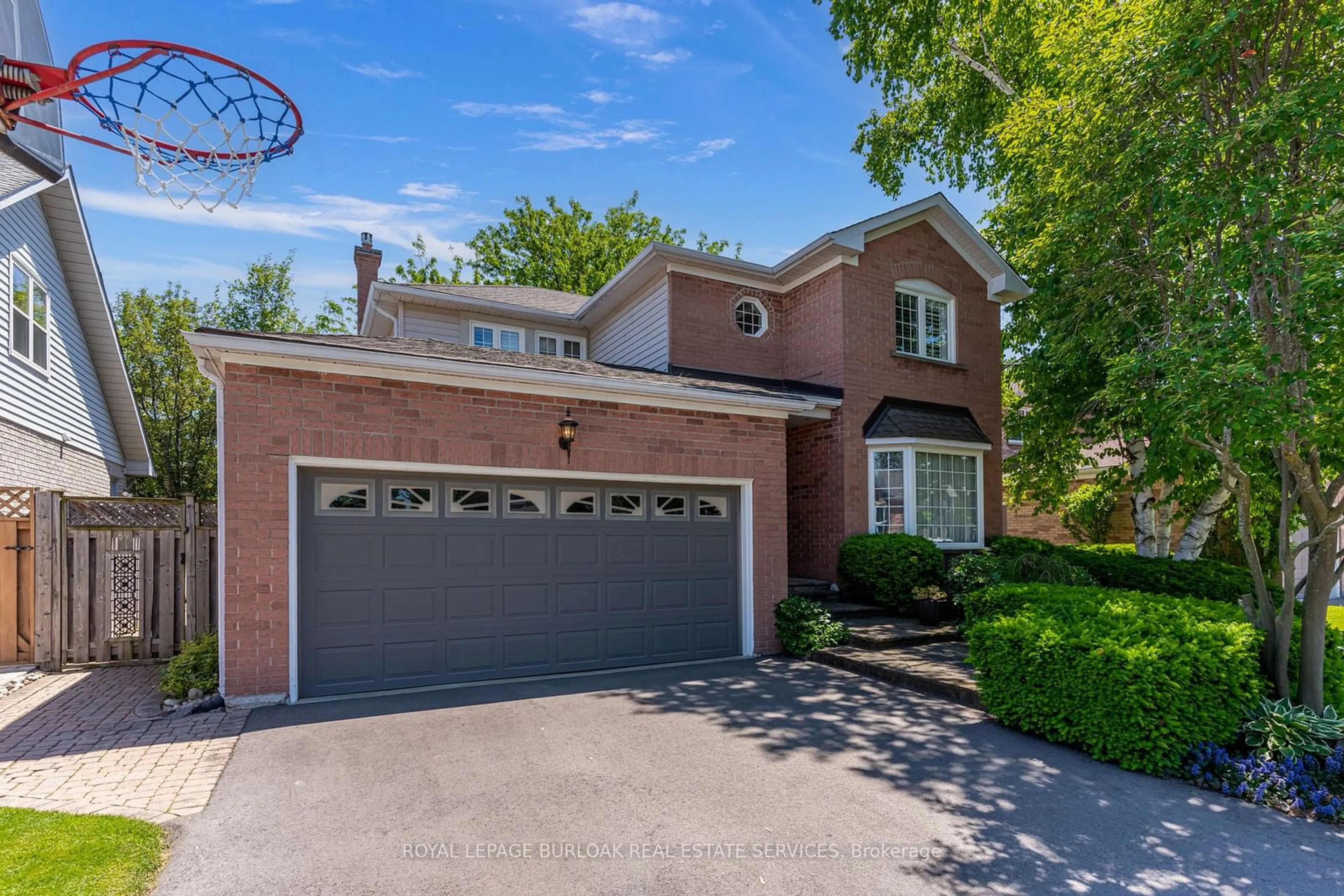 Home with brick exterior material, street for 4154 Millcroft Park Dr, Burlington Ontario L7M 3V2