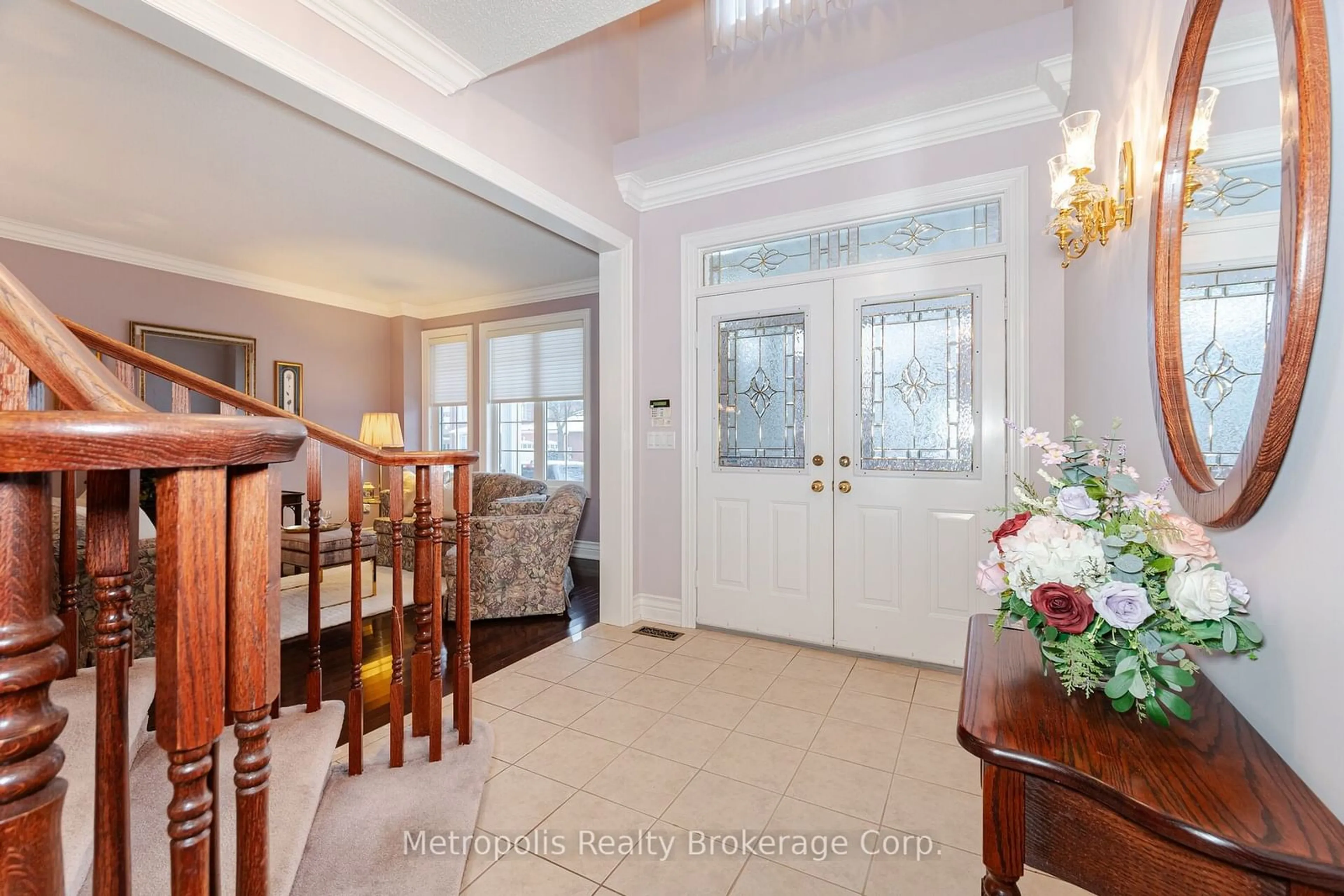 Indoor entryway for 38 Maltby Crt, Brampton Ontario L6P 1A5