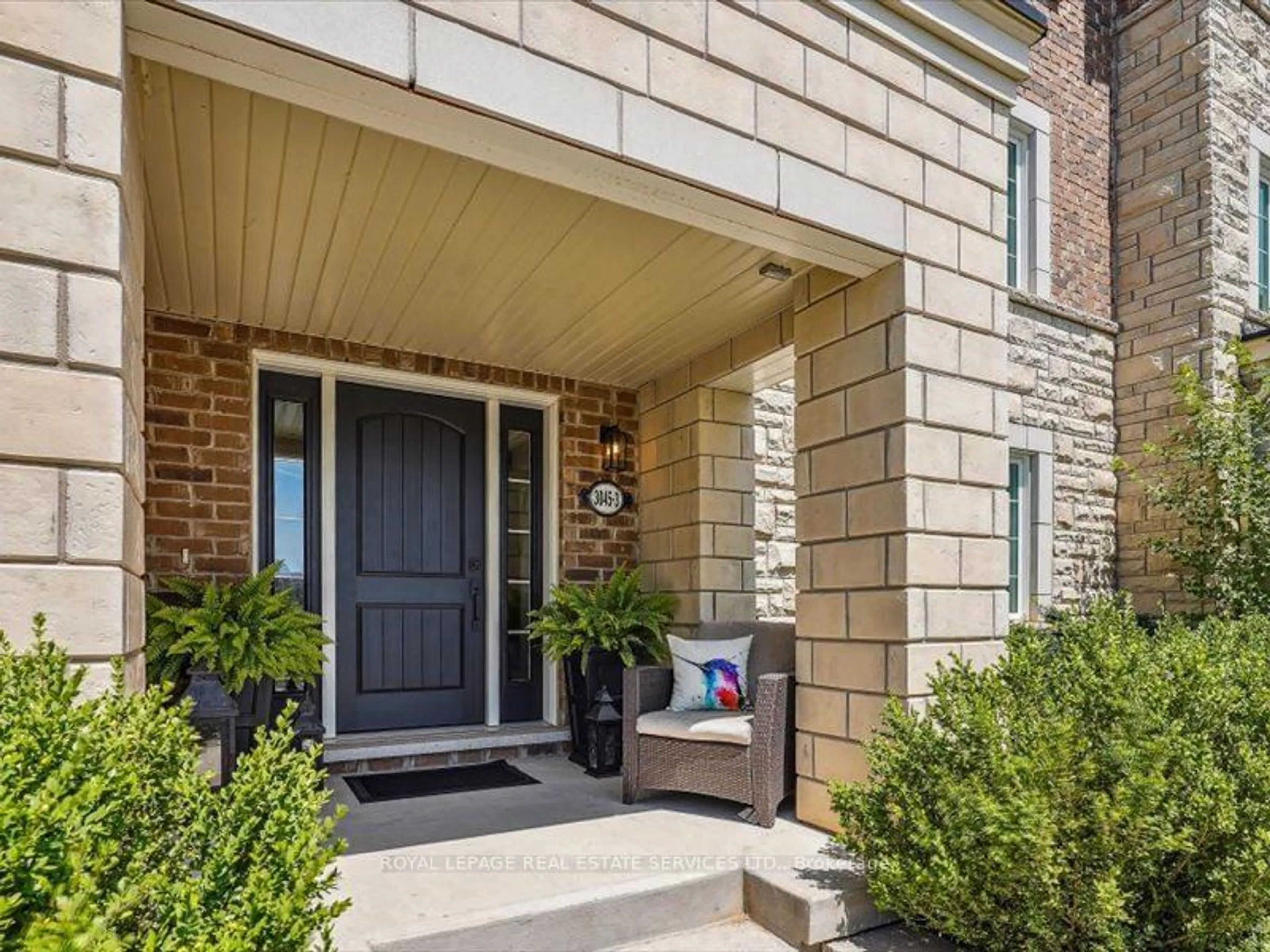 Indoor entryway for 3045 George Savage Ave #3, Oakville Ontario L6M 0Y8