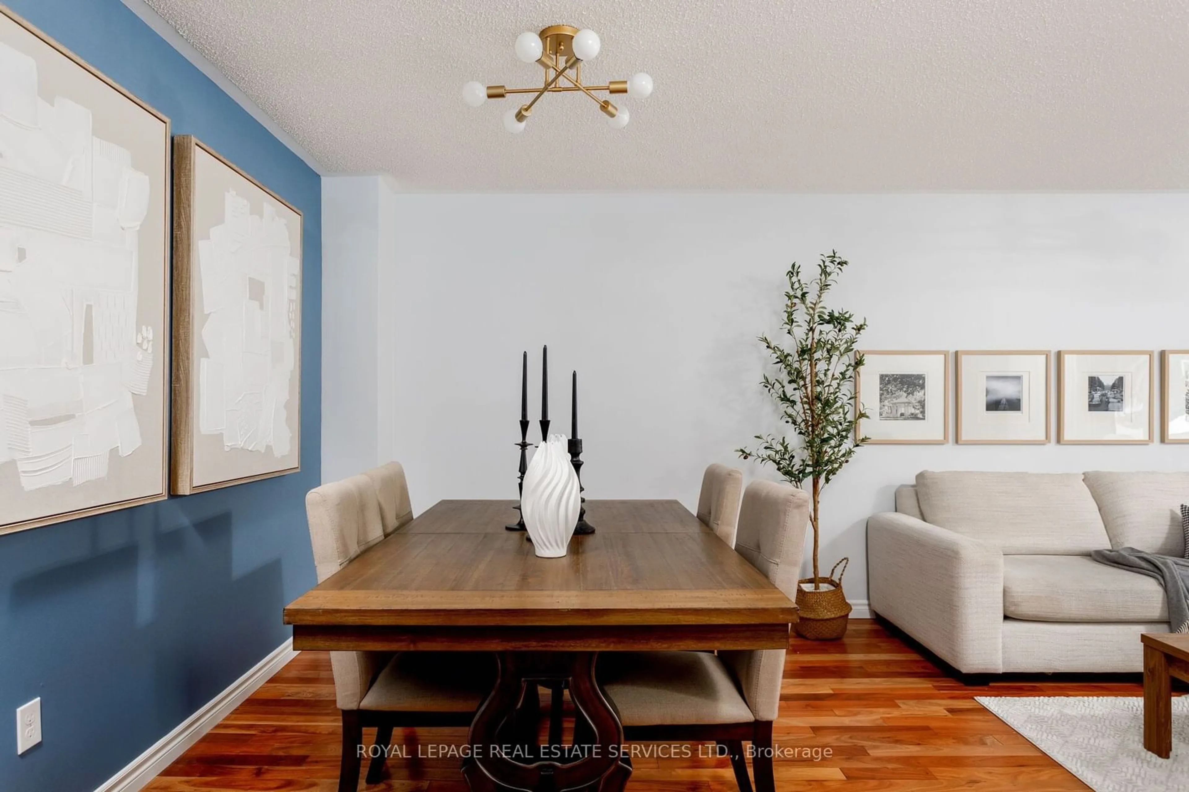 Dining room, wood/laminate floor for 1156 Glen Valley Rd, Oakville Ontario L6M 3K6