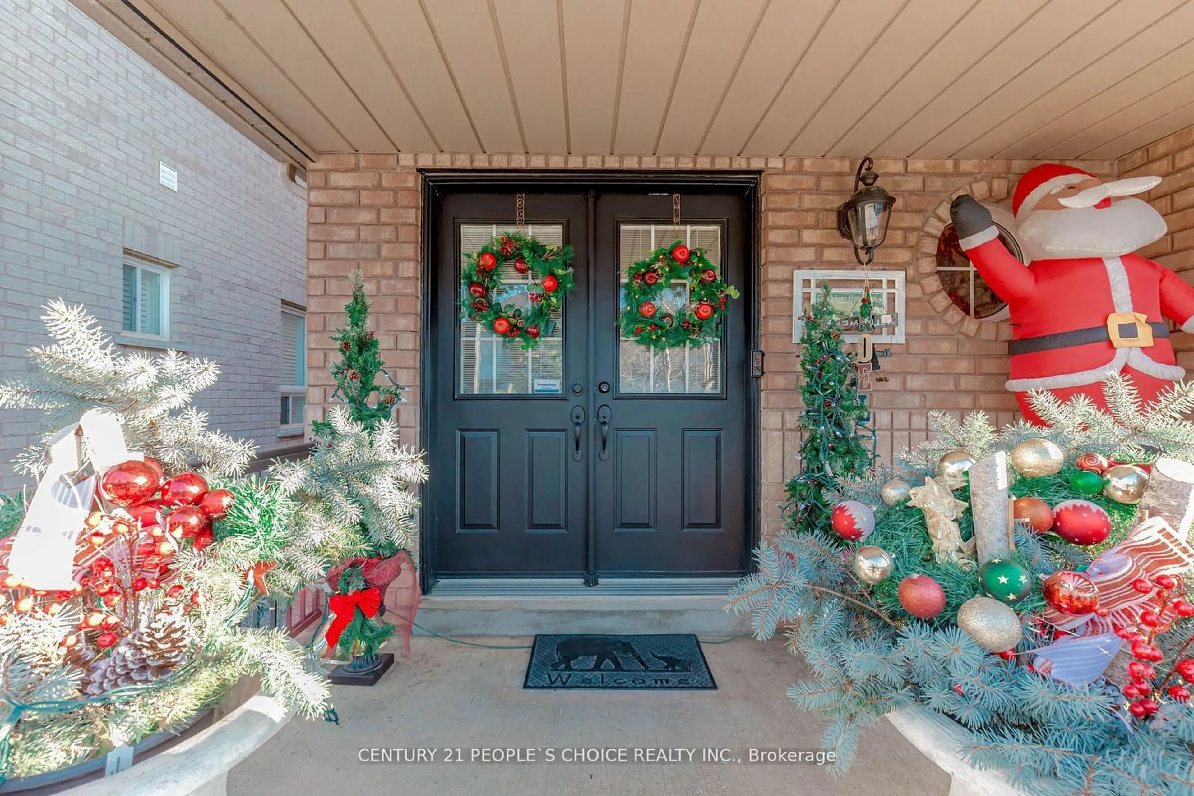 Indoor entryway for 14 Masters Green Cres, Brampton Ontario L7A 3K2