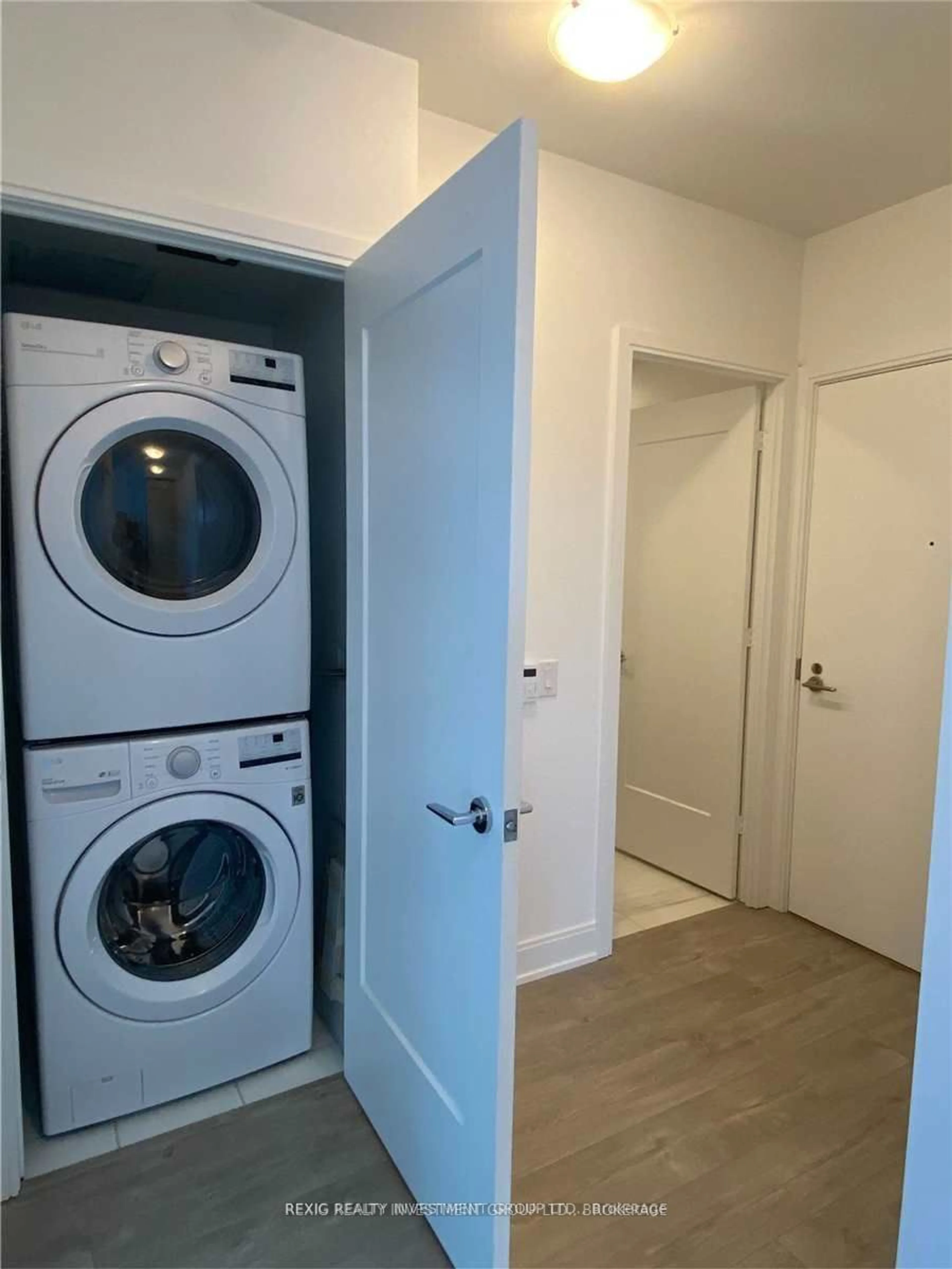 Laundry room for 70 Annie Craig Dr #404, Toronto Ontario M8V 0A8