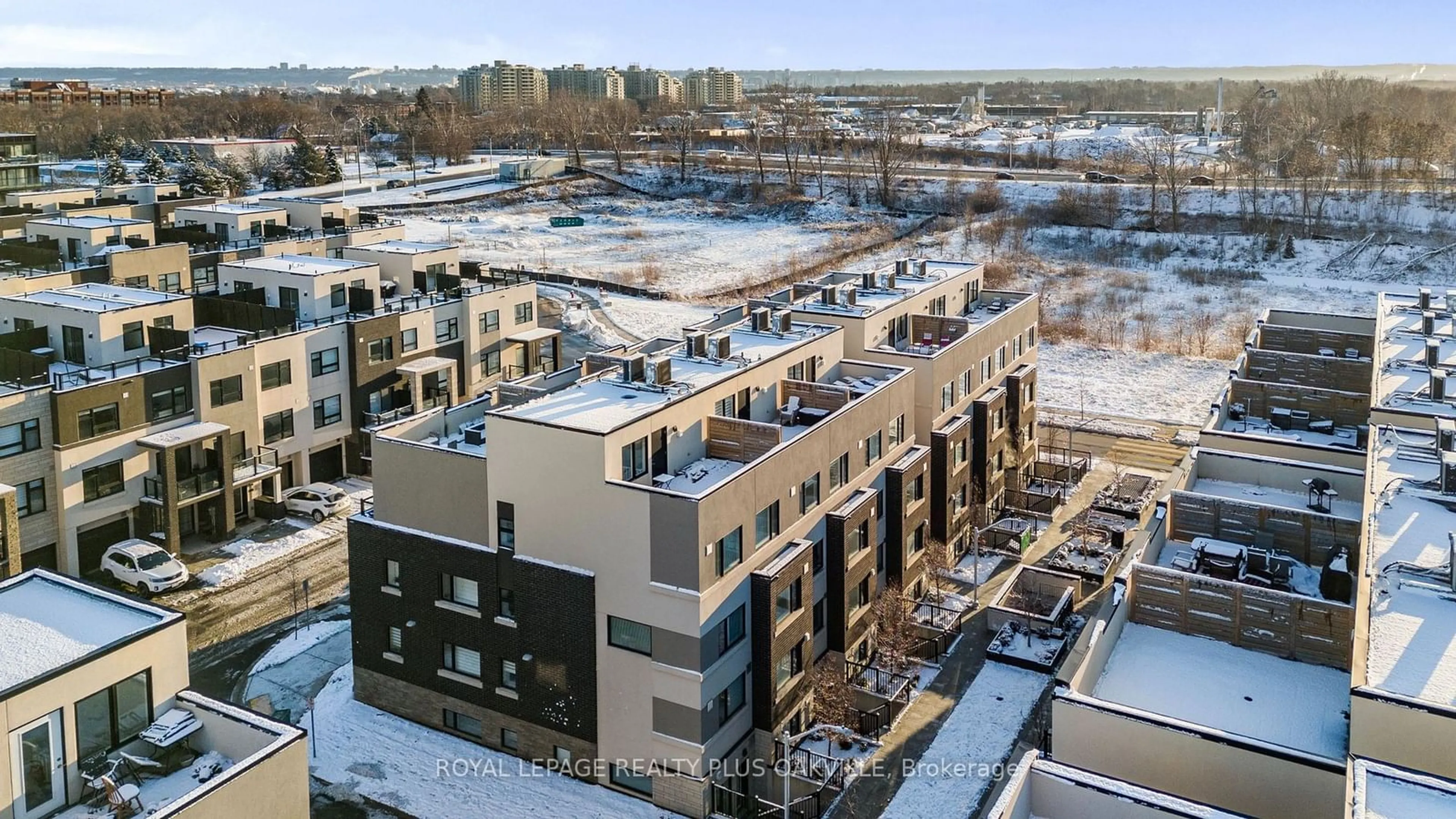 A pic from outside/outdoor area/front of a property/back of a property/a pic from drone, city buildings view from balcony for 1129 Cooke Blvd #614, Burlington Ontario L7T 0C3