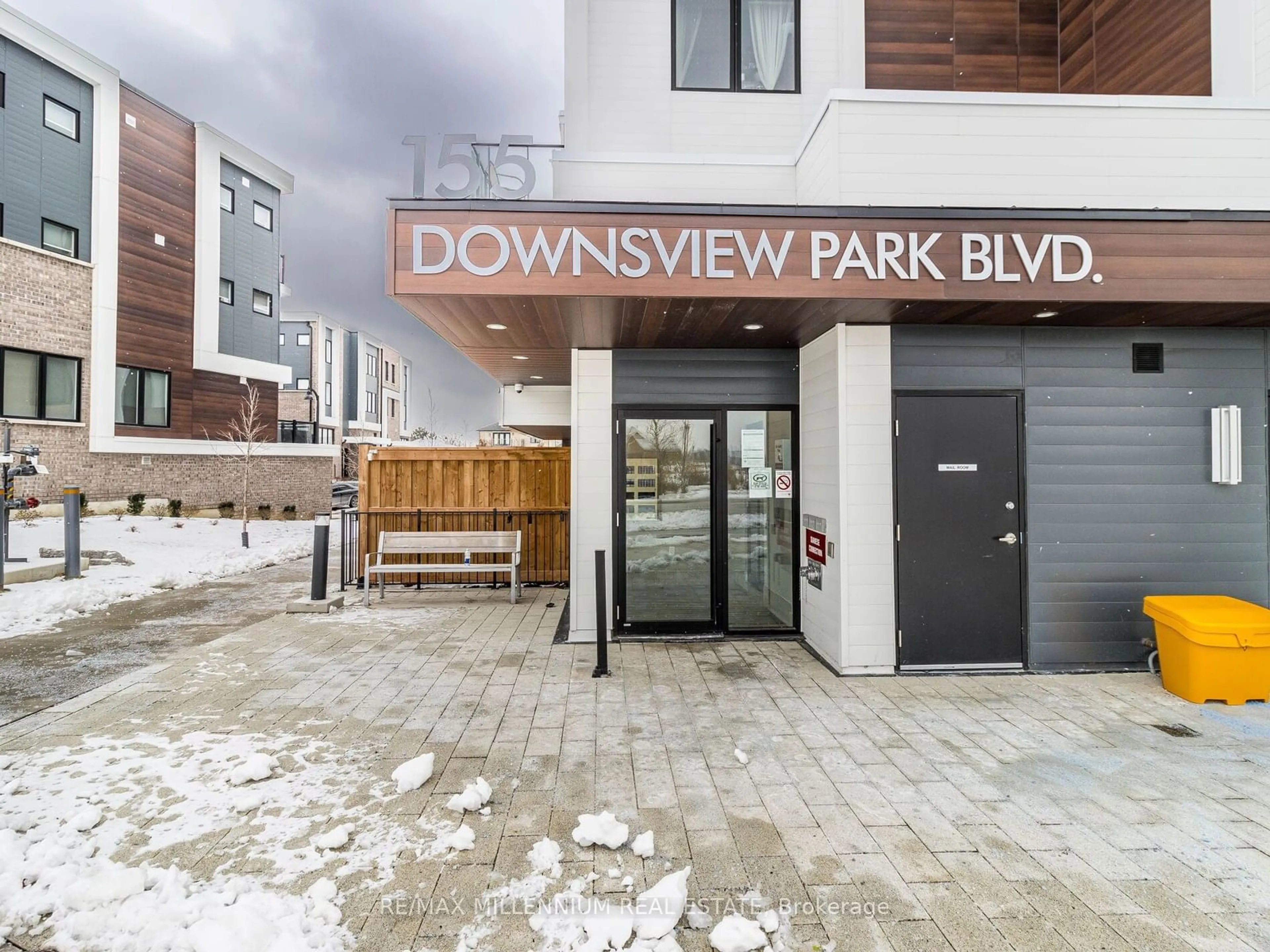 Patio, mountain view for 155 Downsview Park Blvd #116, Toronto Ontario M3K 0E3