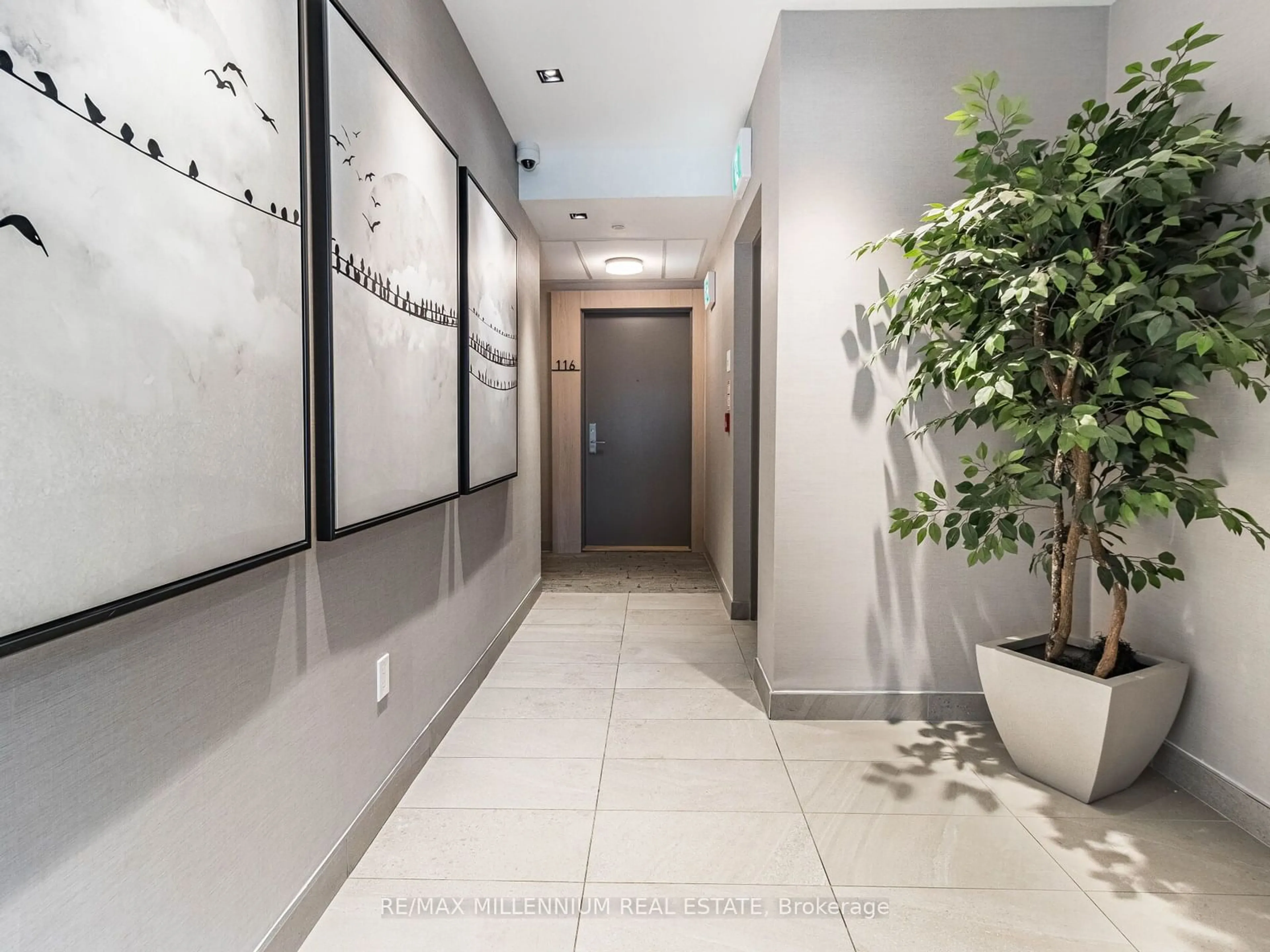 Indoor foyer for 155 Downsview Park Blvd #116, Toronto Ontario M3K 0E3