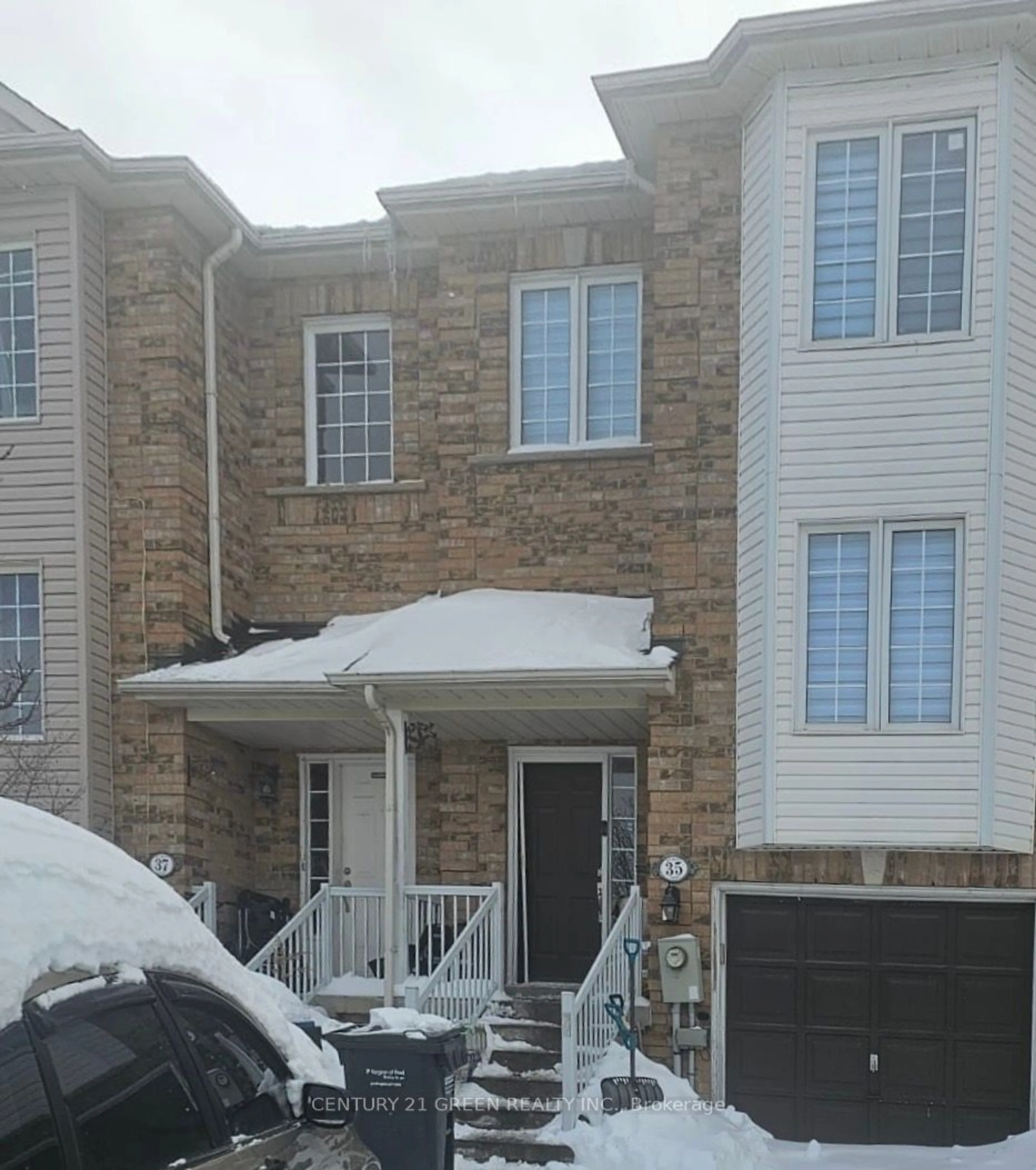 Home with brick exterior material, street for 35 Wilmont Crt, Brampton Ontario L6X 4Z4