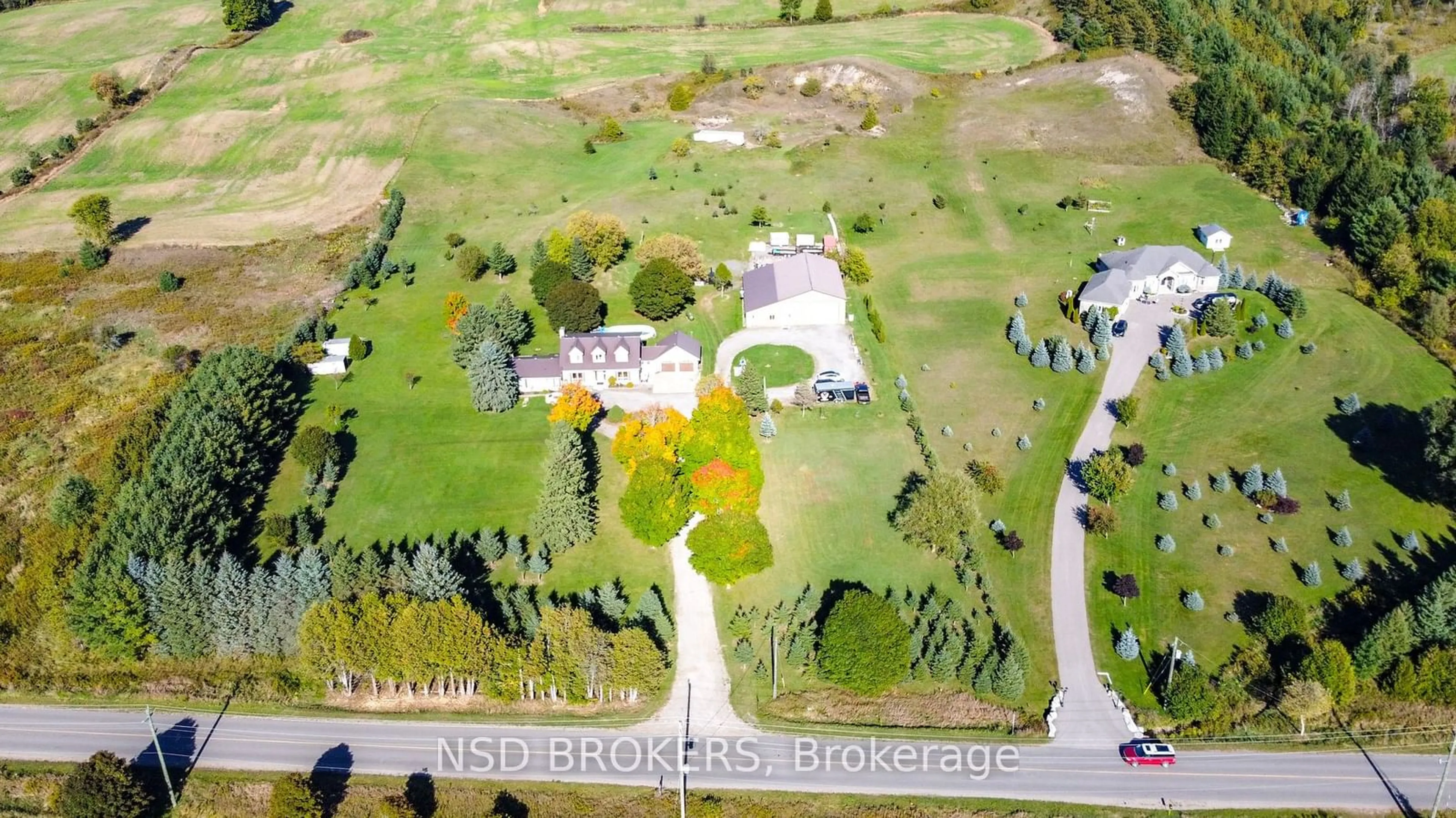 A pic from outside/outdoor area/front of a property/back of a property/a pic from drone, street for 20061 Willoughby Rd Rd, Caledon Ontario L7K 1W1