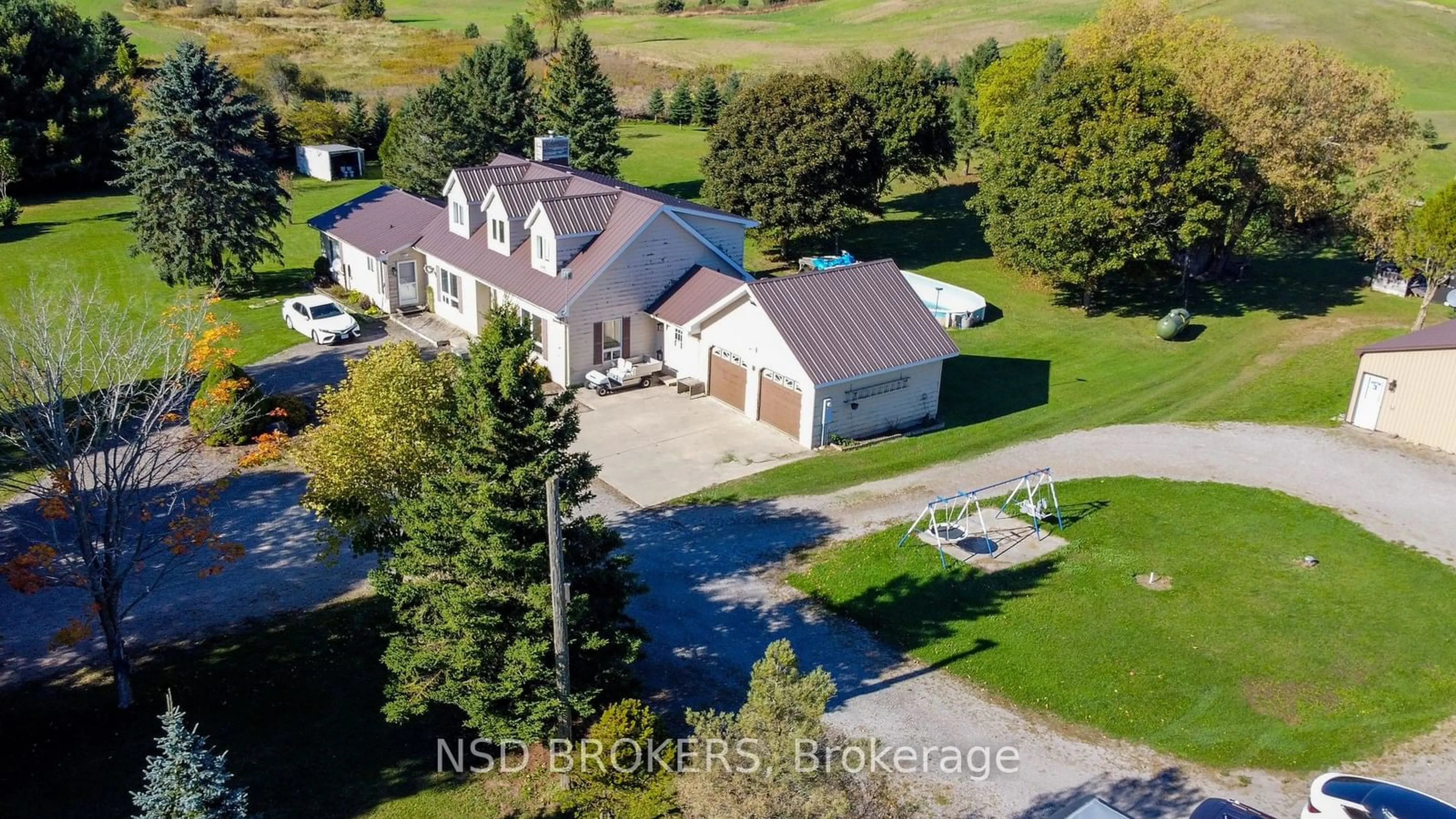 A pic from outside/outdoor area/front of a property/back of a property/a pic from drone, street for 20061 Willoughby Rd Rd, Caledon Ontario L7K 1W1