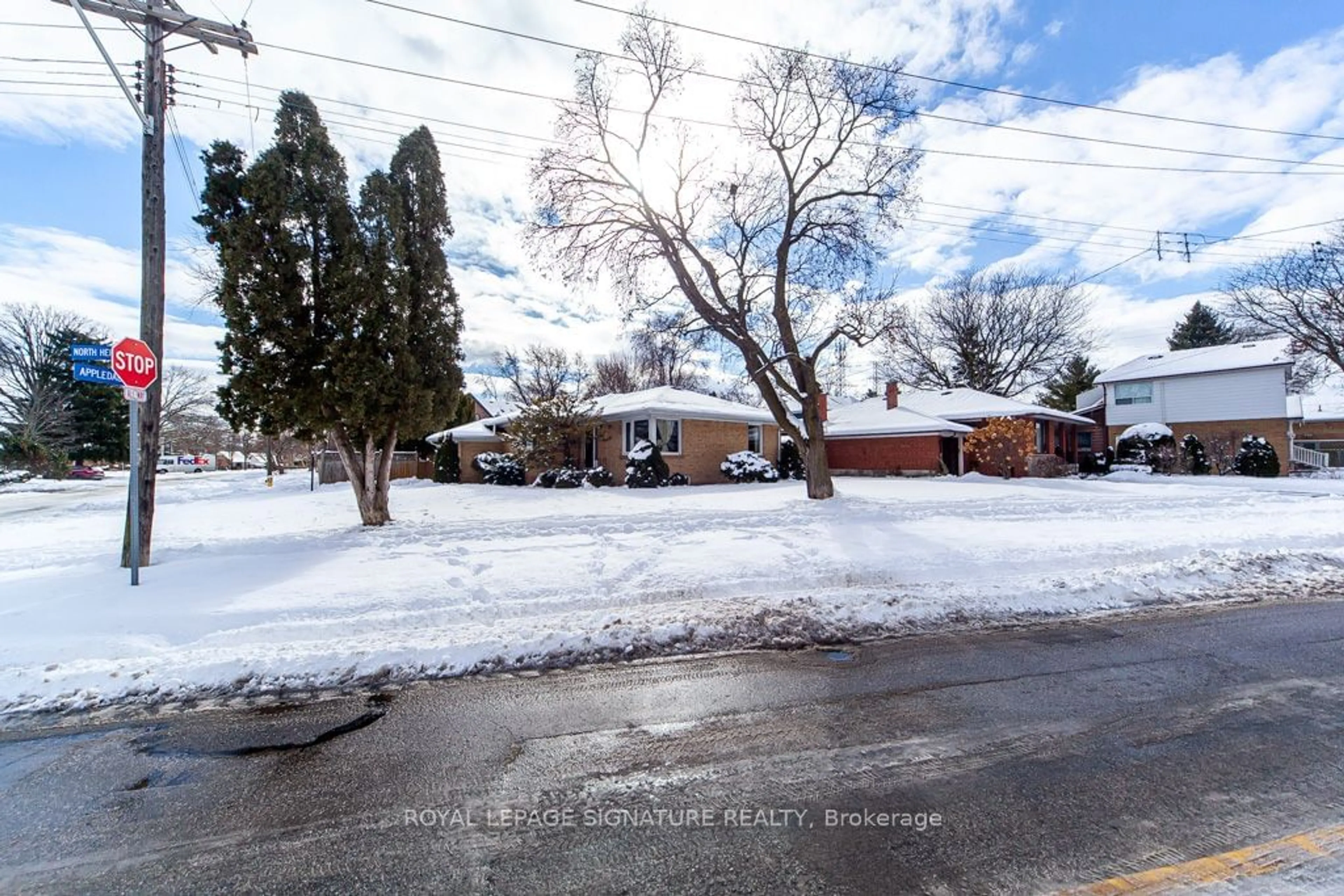 A pic from outside/outdoor area/front of a property/back of a property/a pic from drone, street for 34 Appledale Rd, Toronto Ontario M9B 5G4