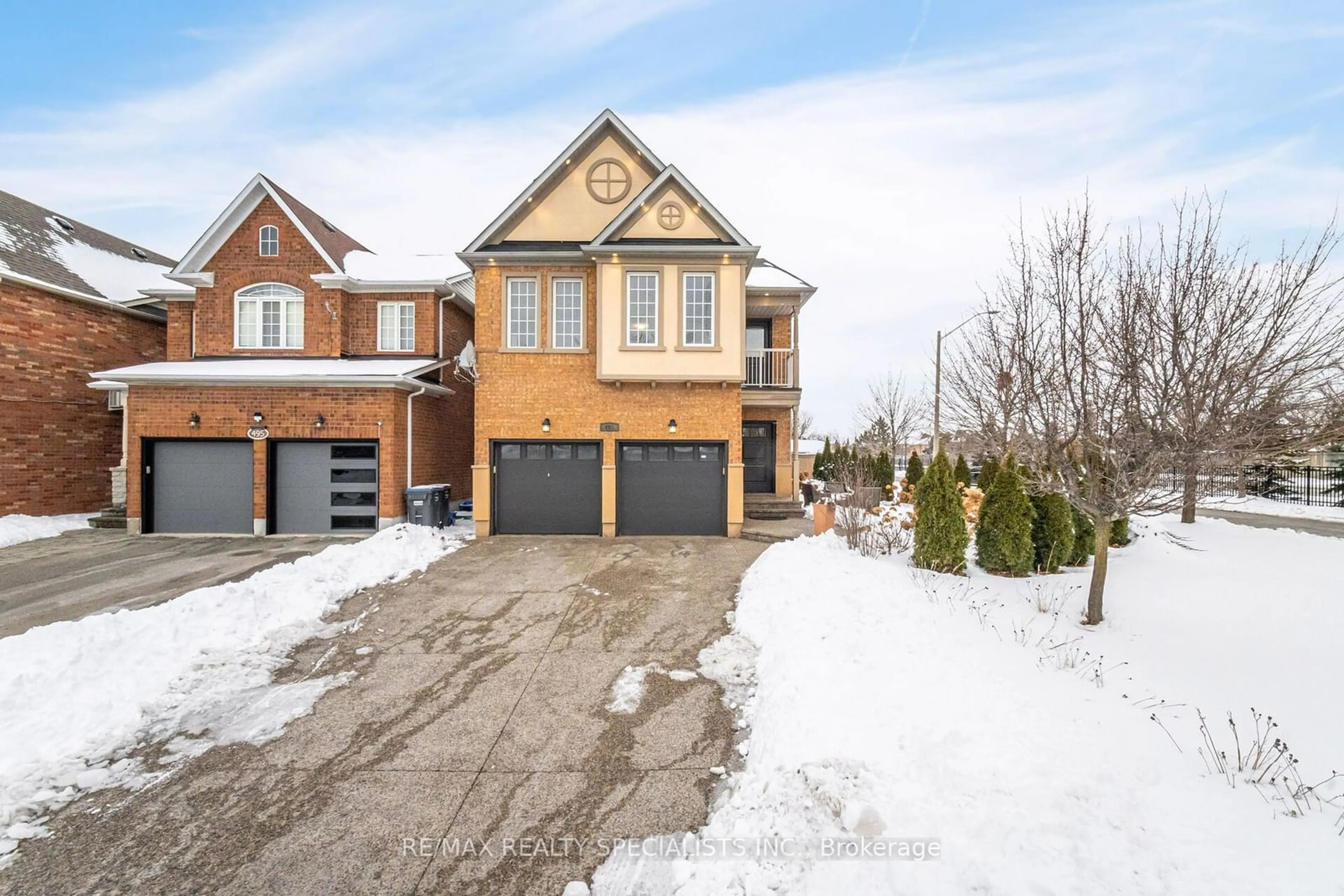 Home with brick exterior material, street for 491 Orange Walk Cres, Mississauga Ontario L5R 0A5