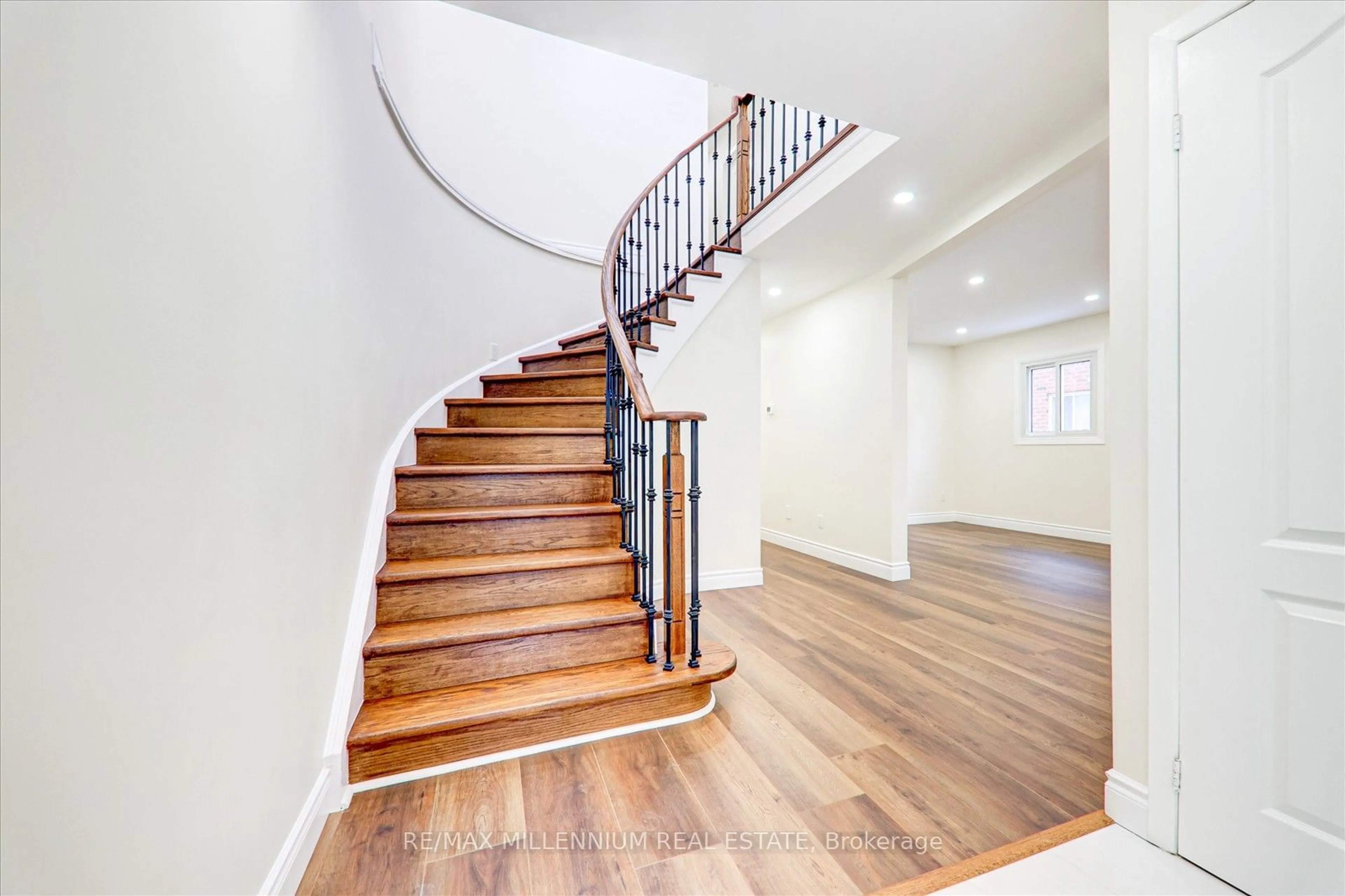 Stairs for 13 Ebby Ave, Brampton Ontario L6Z 3S9