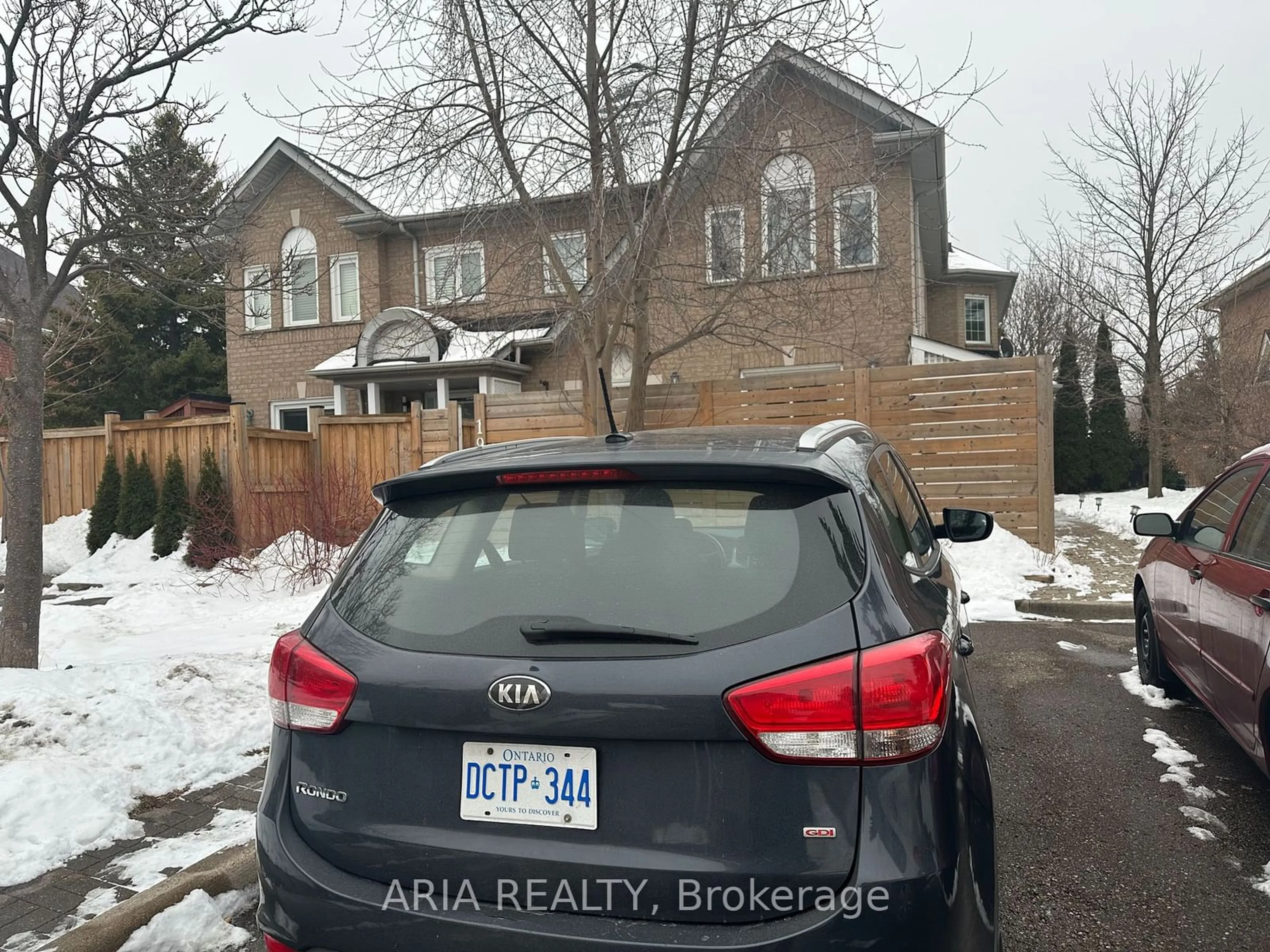 Parking for 192 pressed brick Dr, Brampton Ontario L6V 4K7