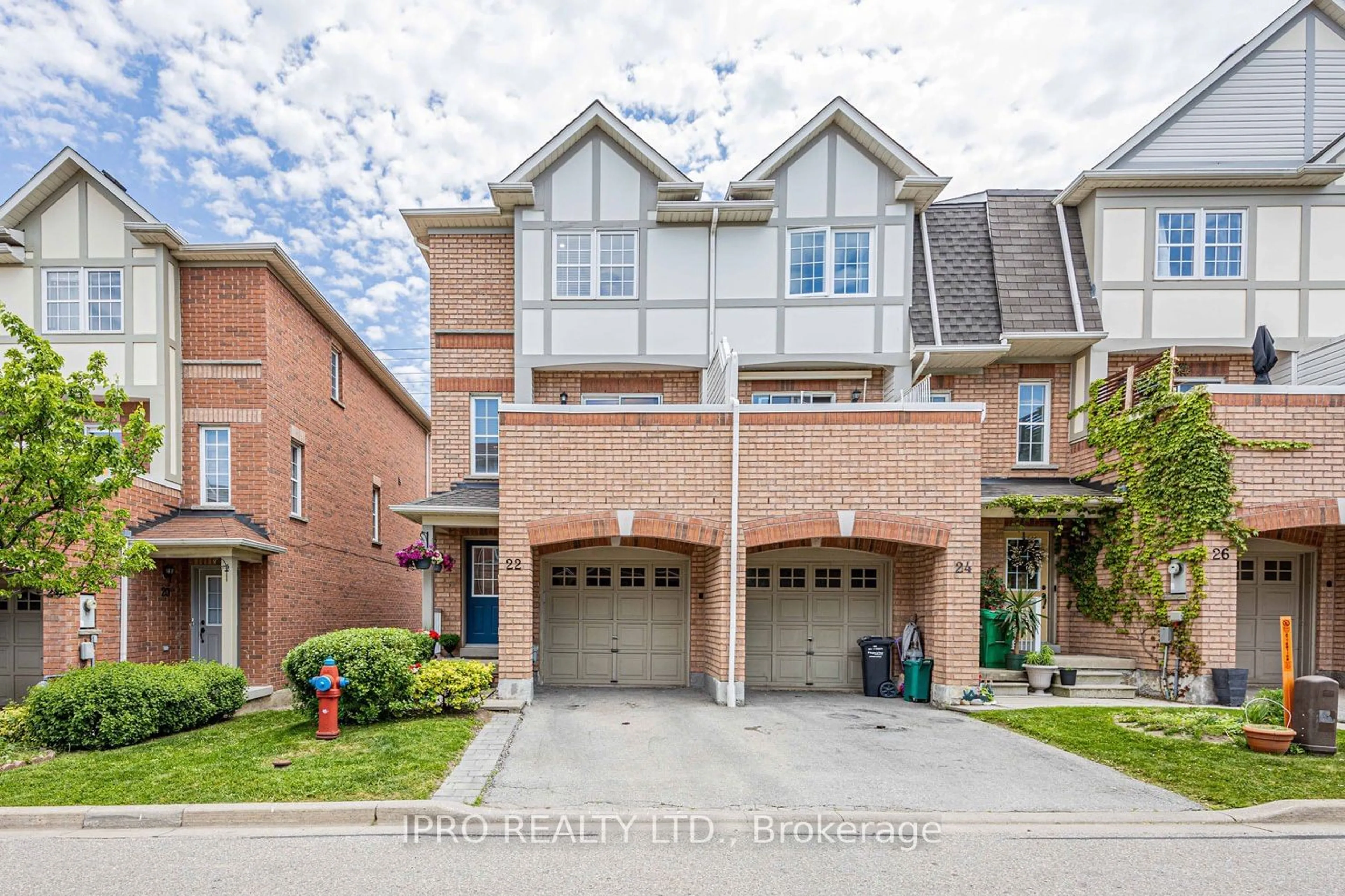 Home with brick exterior material, street for 3030 Breakwater Crt #22, Mississauga Ontario L5B 4N8