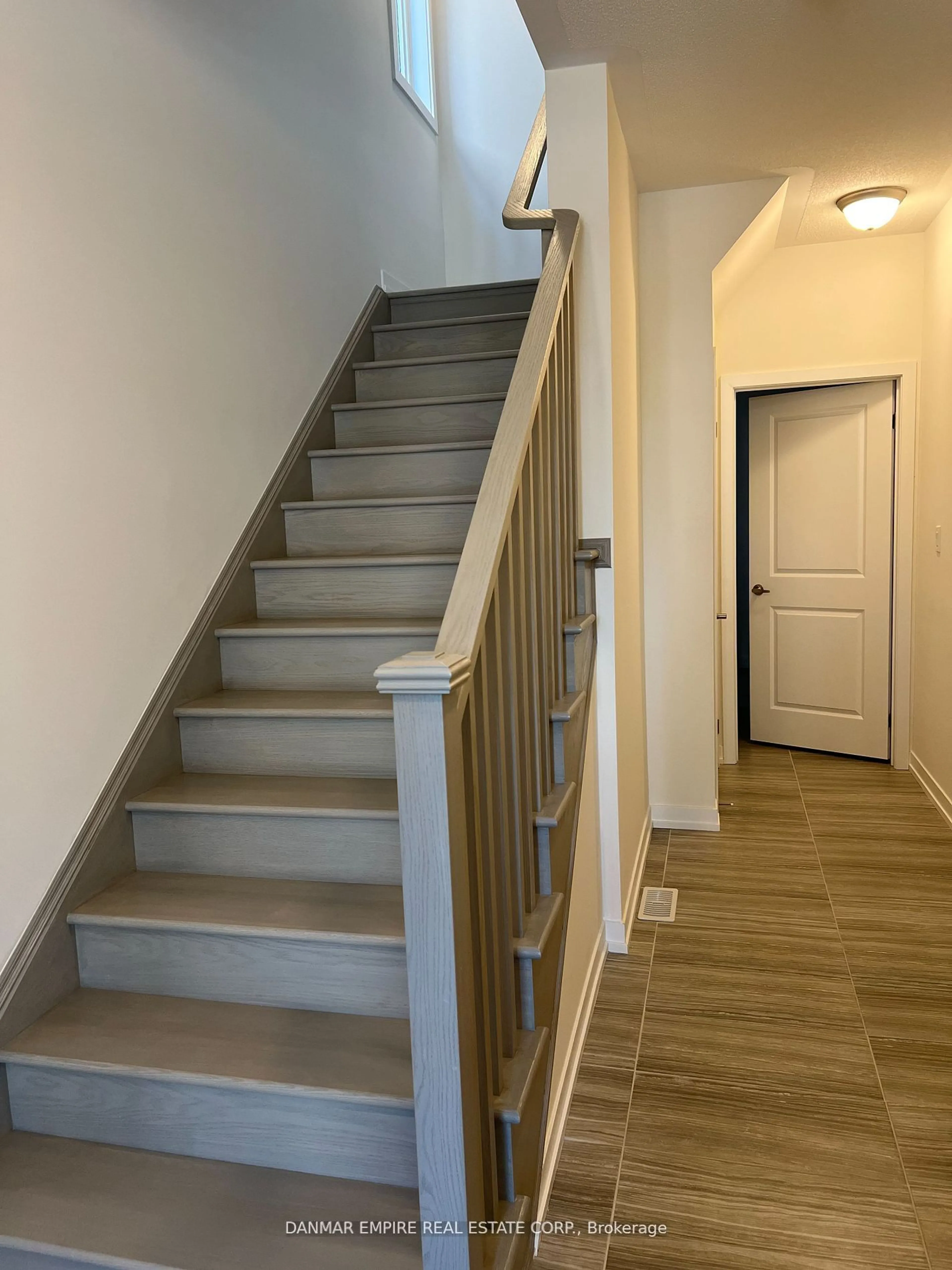 Stairs for 1546 Moonseed Pl, Milton Ontario L9E 1V8