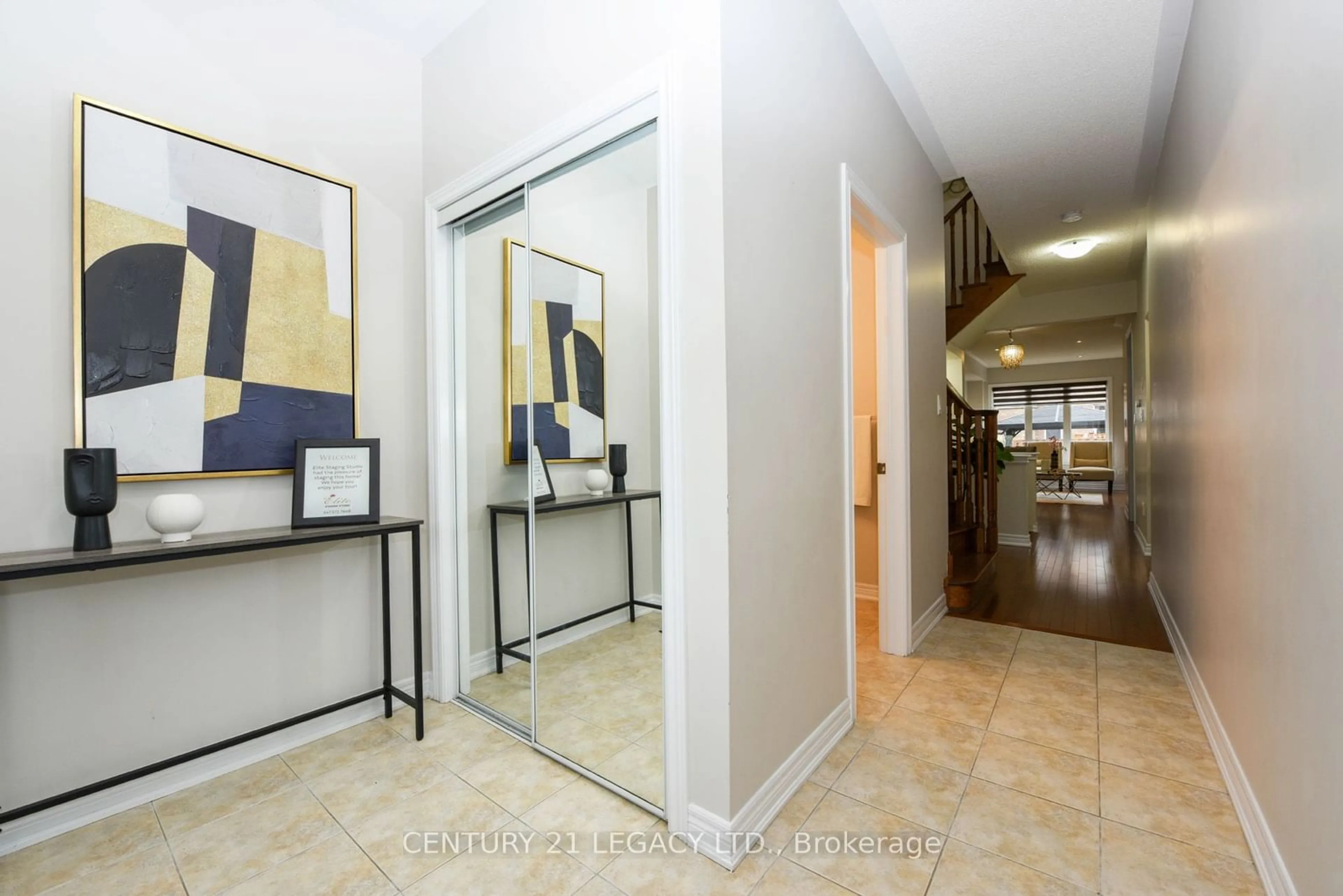 Indoor foyer for 13 Seedland Cres, Brampton Ontario L6R 0Z6