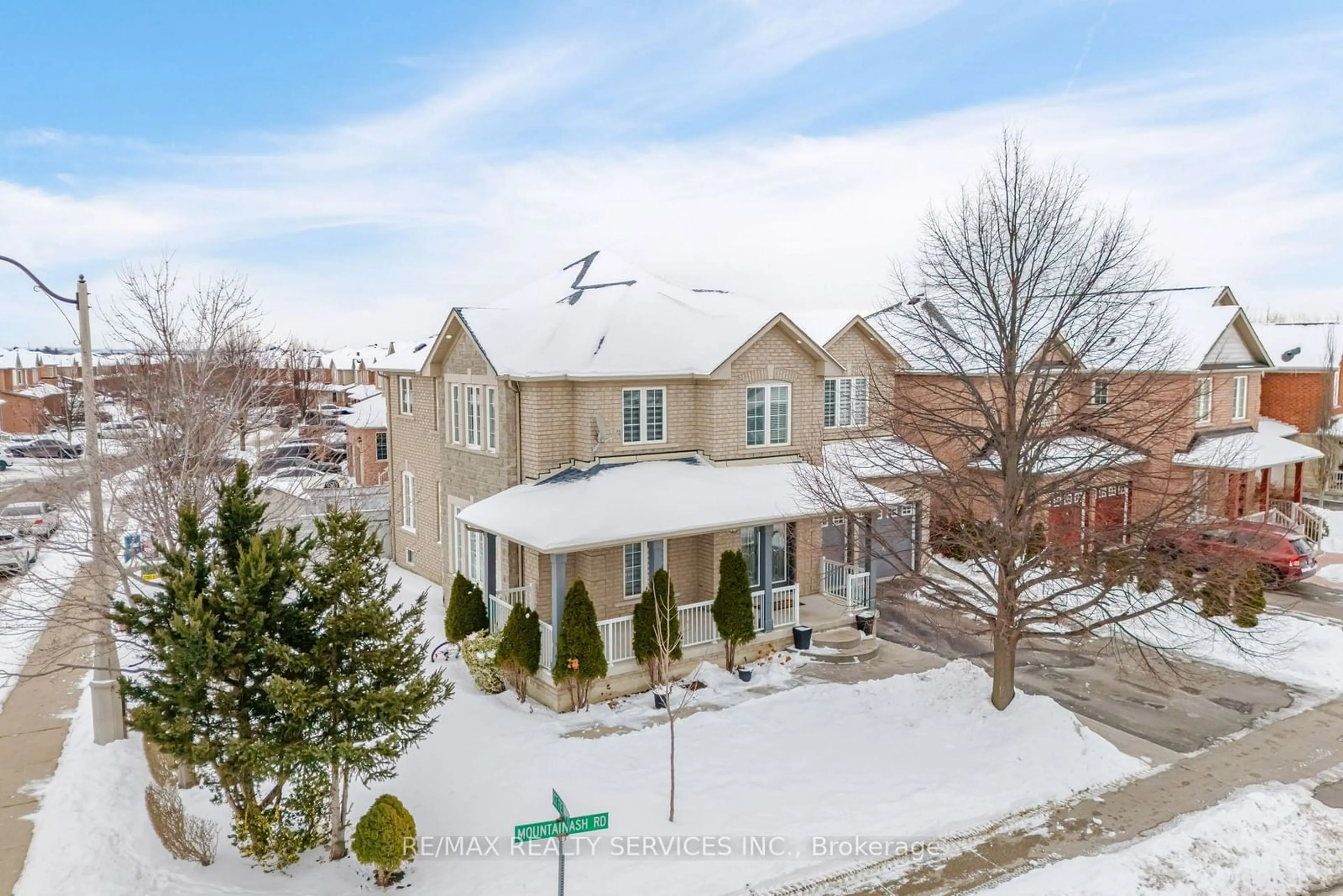 A pic from outside/outdoor area/front of a property/back of a property/a pic from drone, street for 185 Mountainash Rd, Brampton Ontario L6R 3G8