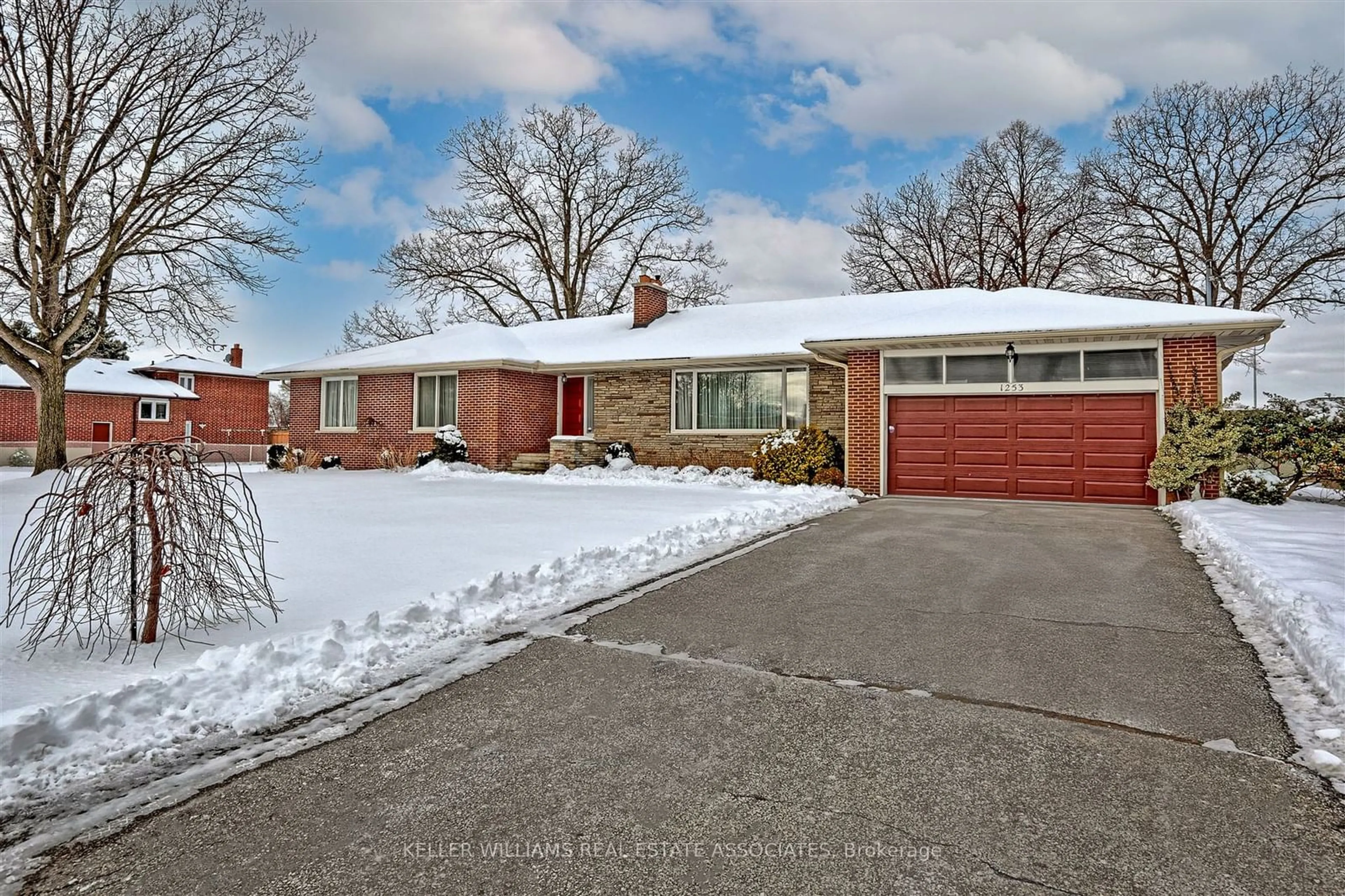 Home with brick exterior material, street for 1253 Melton Dr, Mississauga Ontario L4Y 1L6