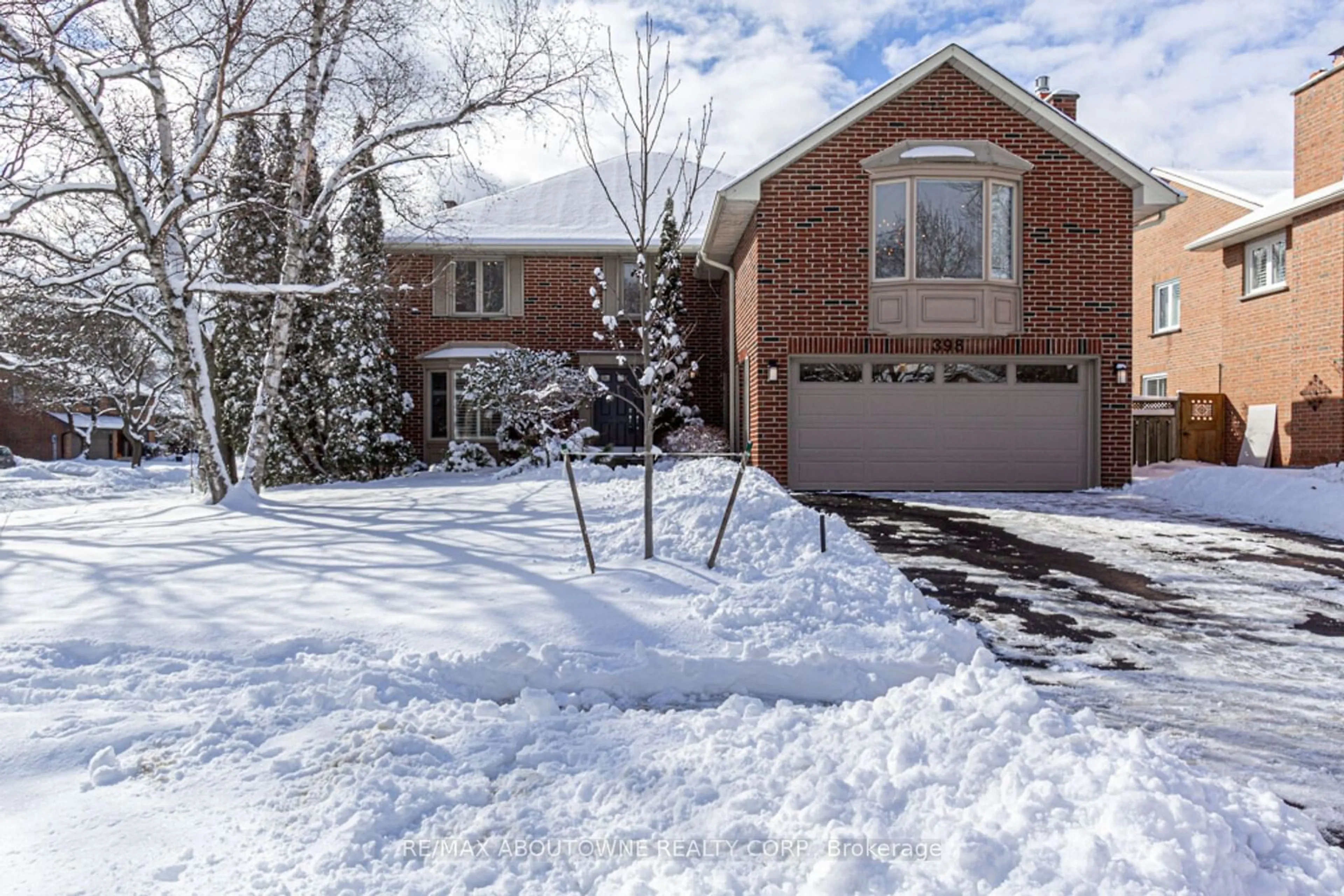 Home with brick exterior material, street for 398 Barclay Cres, Oakville Ontario L6J 6H9