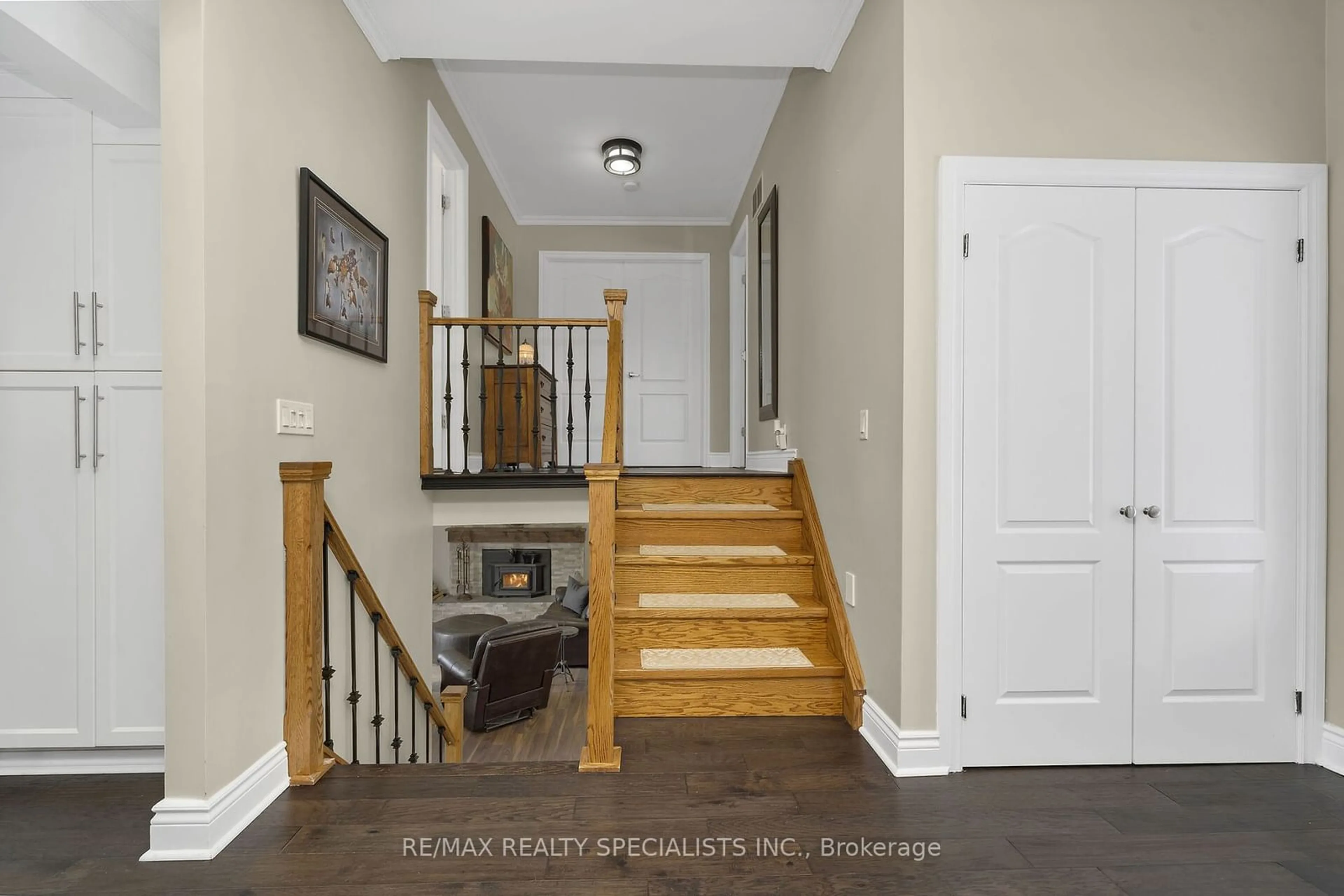 Indoor entryway for 19132 St Andrews Rd, Caledon Ontario L7K 2C7