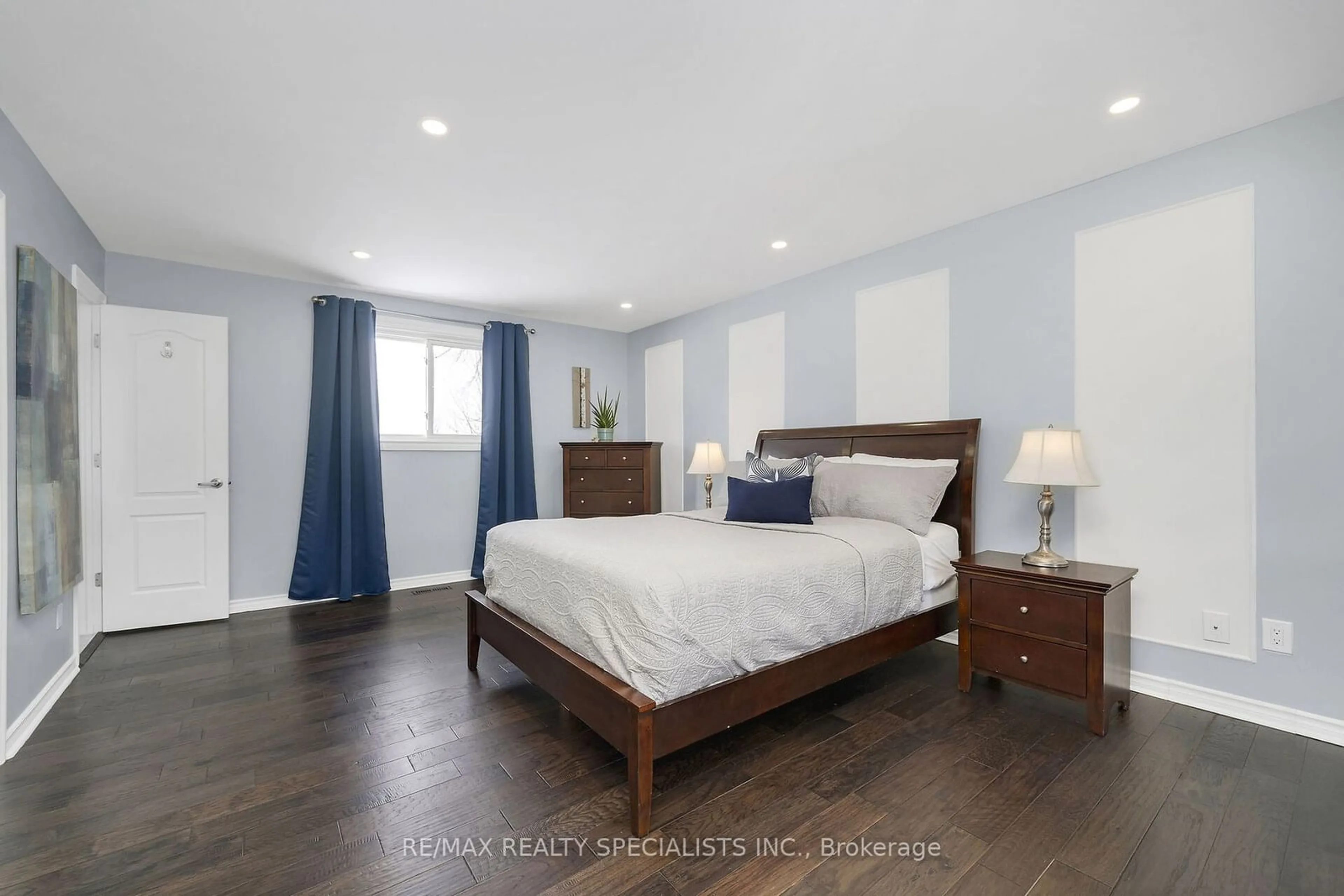 Bedroom with bed, wood/laminate floor for 19132 St Andrews Rd, Caledon Ontario L7K 2C7