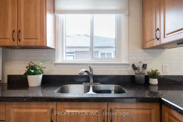 Additional property image - 1666 Coram Cres