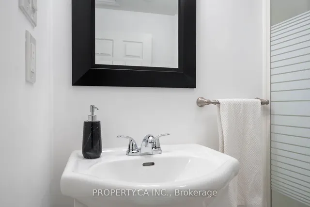 Additional property image - 1666 Coram Cres