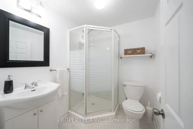 Additional property image - 1666 Coram Cres