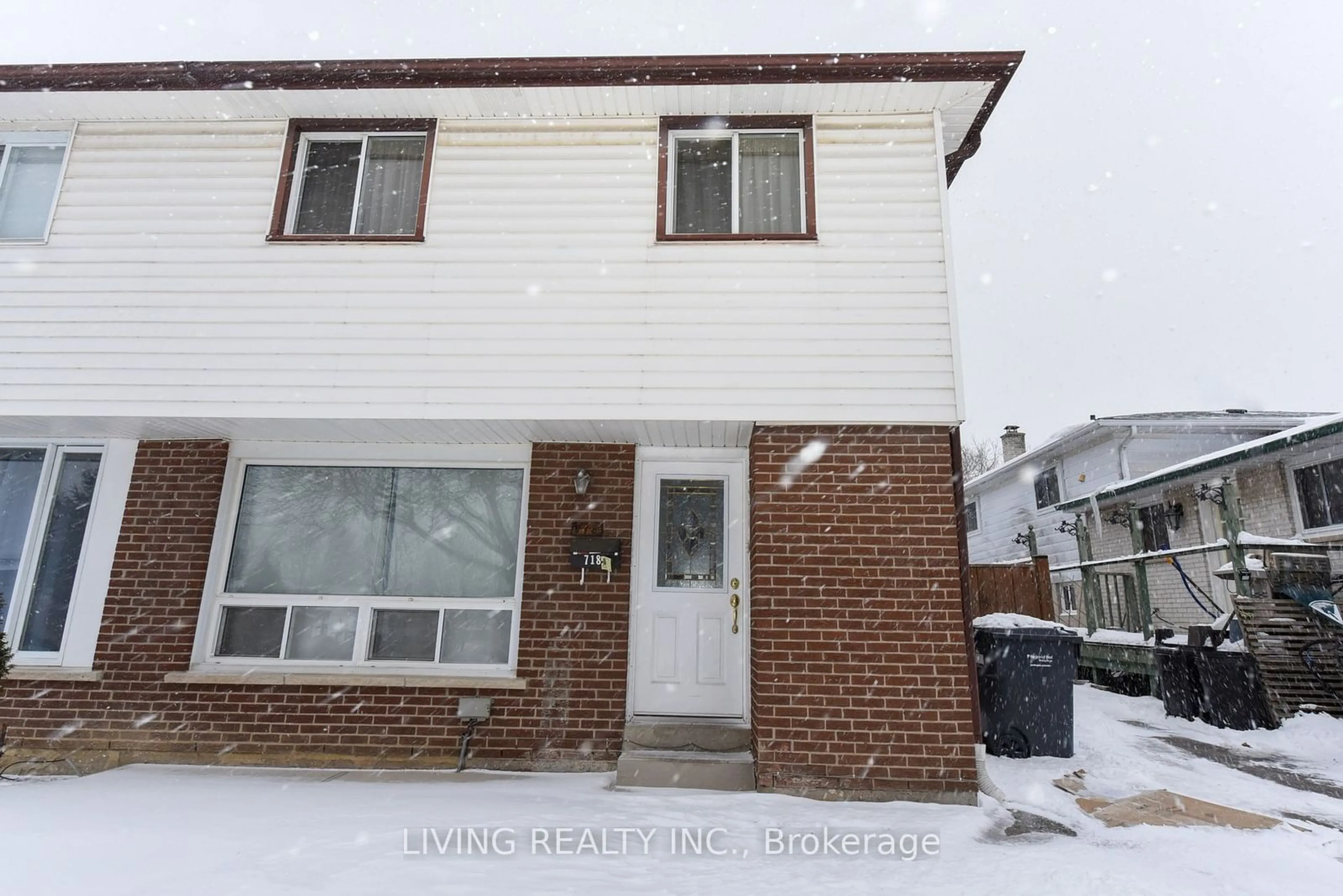 Unknown for 718 Eaglemount Cres, Mississauga Ontario L5C 1N9