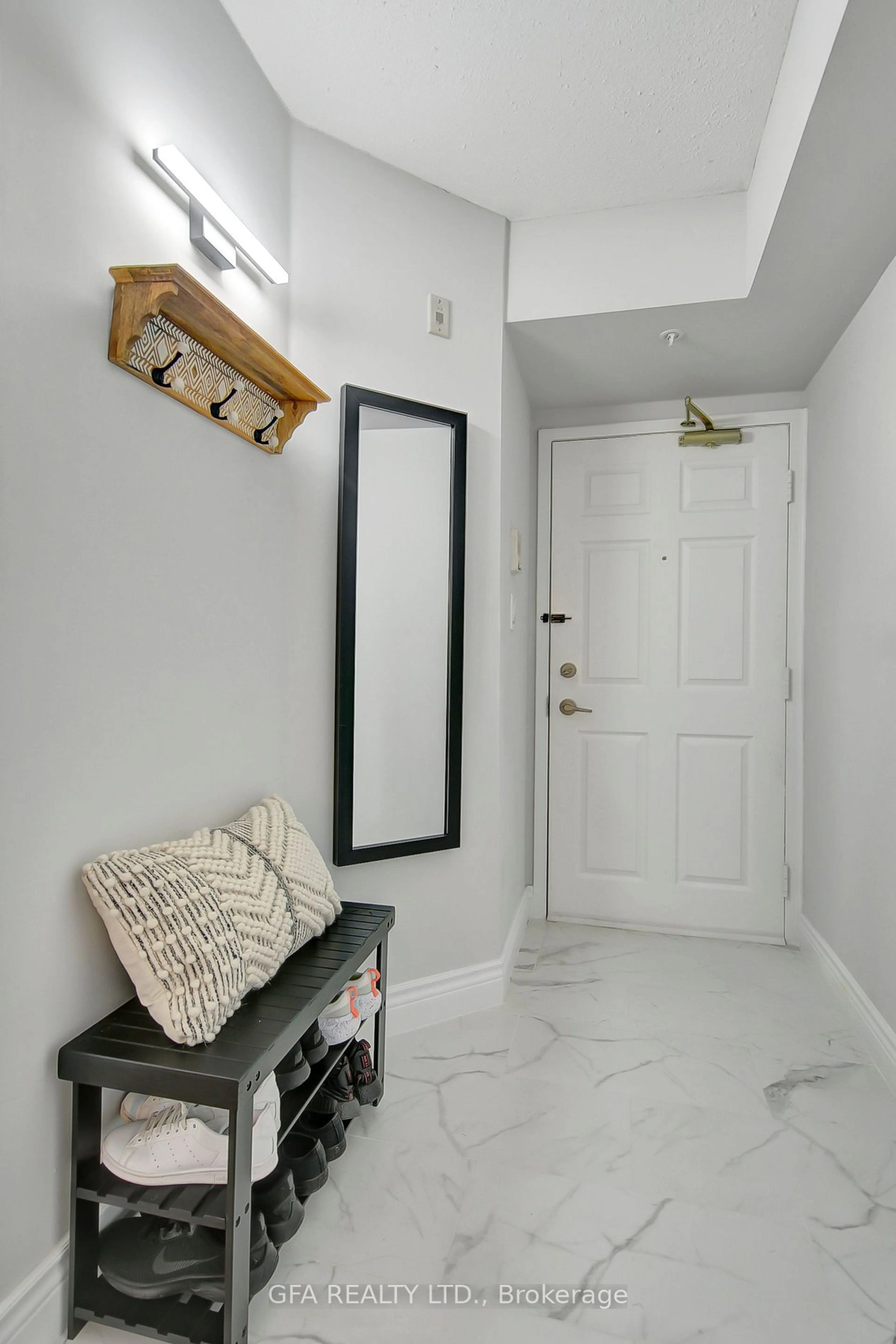 Indoor entryway for 1451 Walkers Line #201, Burlington Ontario L7M 4P1