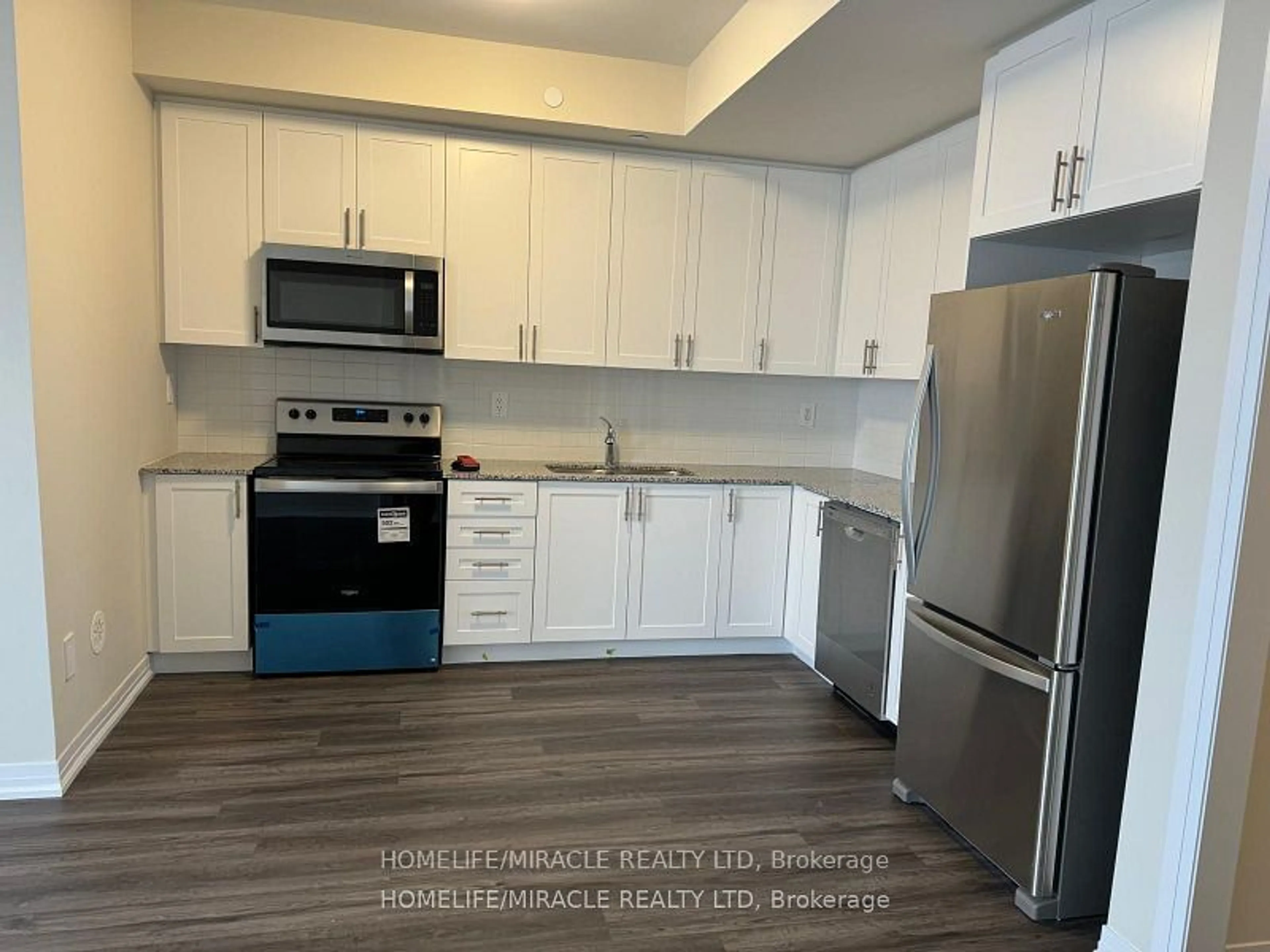 Standard kitchen, unknown for 1581 Rose Way #132, Milton Ontario L9T 7E7