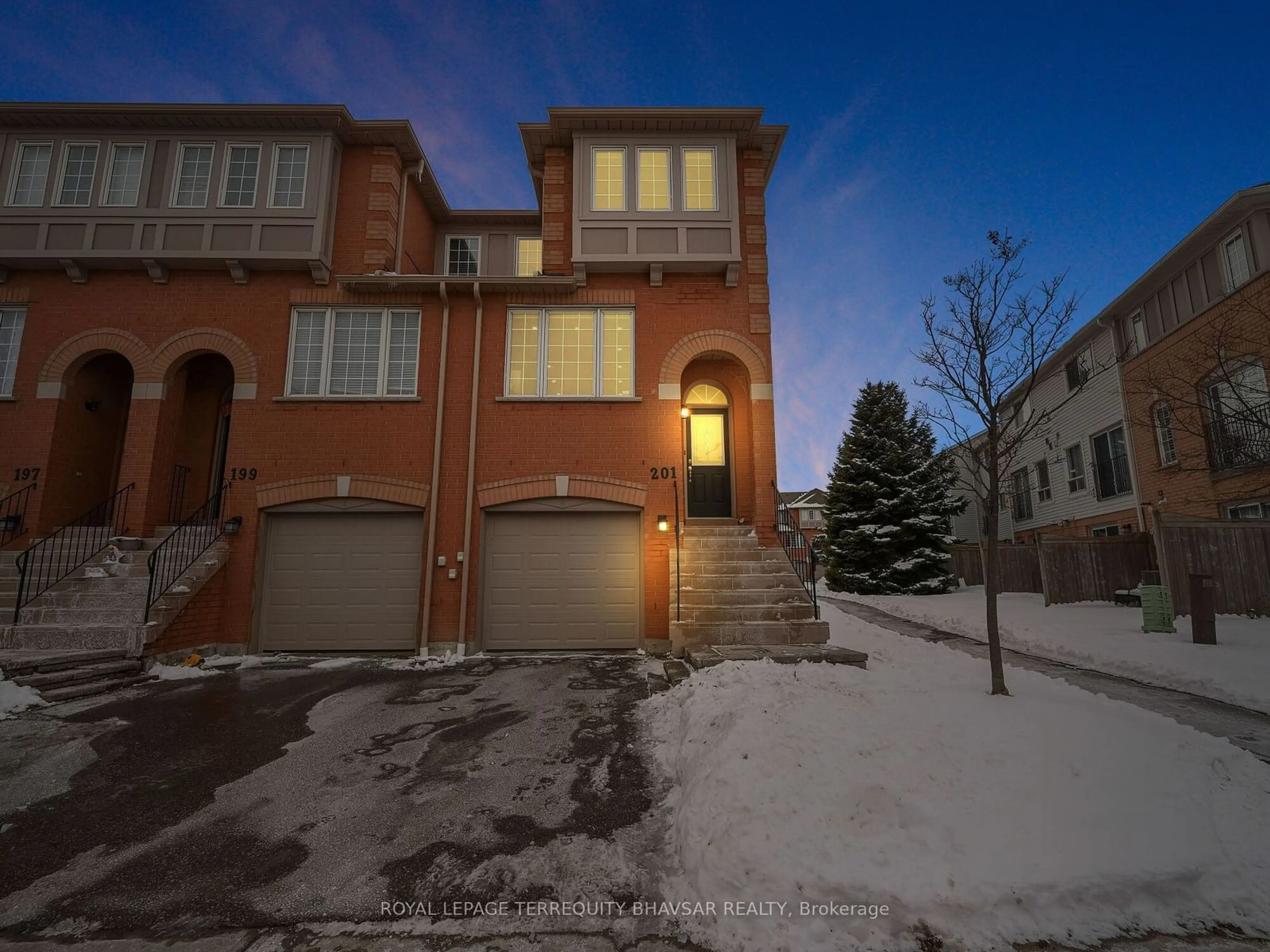 Unknown for 5030 Heatherleigh Ave #201, Mississauga Ontario L5V 2G7