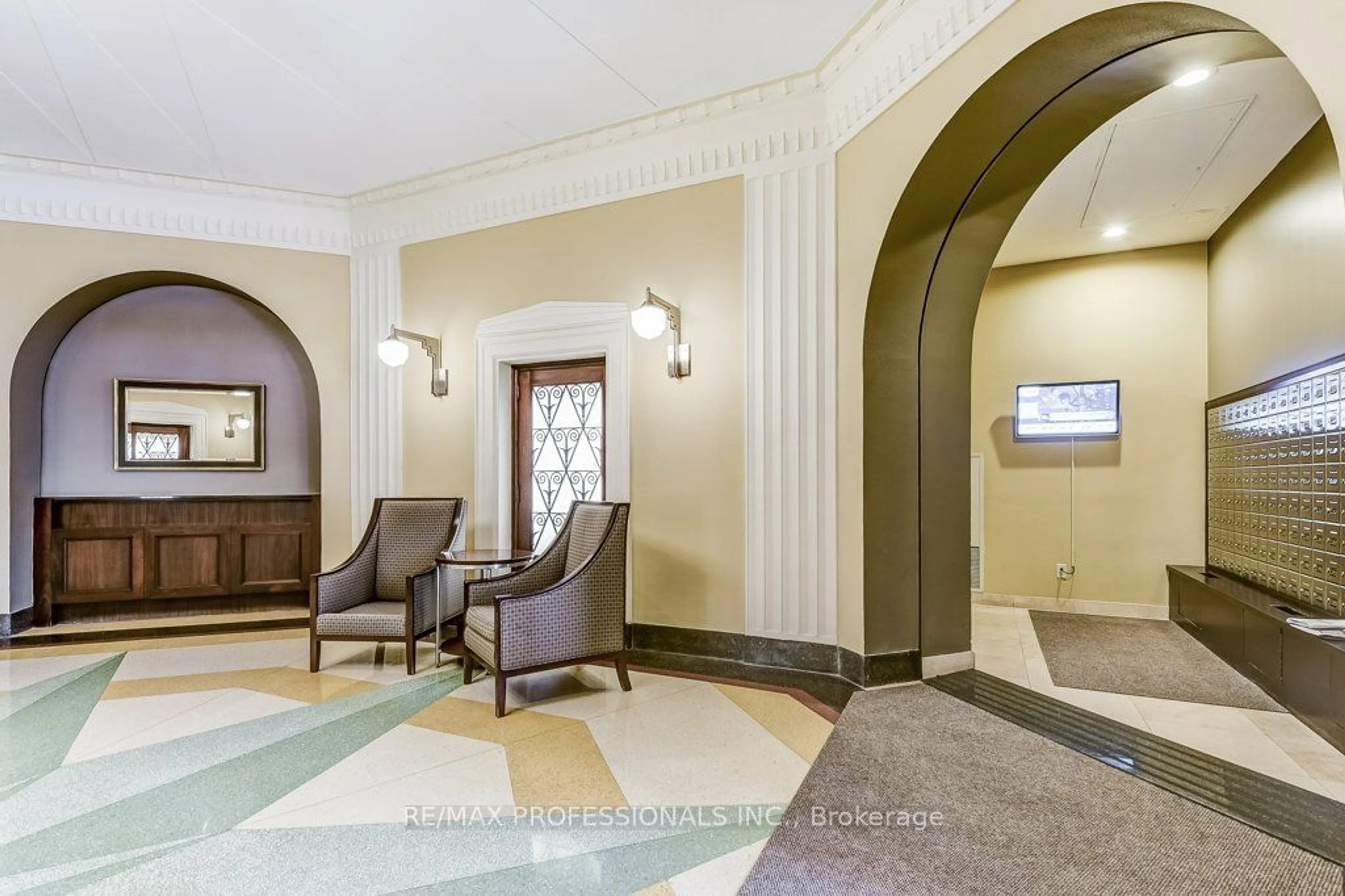 Lobby for 70 High Park Ave #1701, Toronto Ontario M6P 1A1