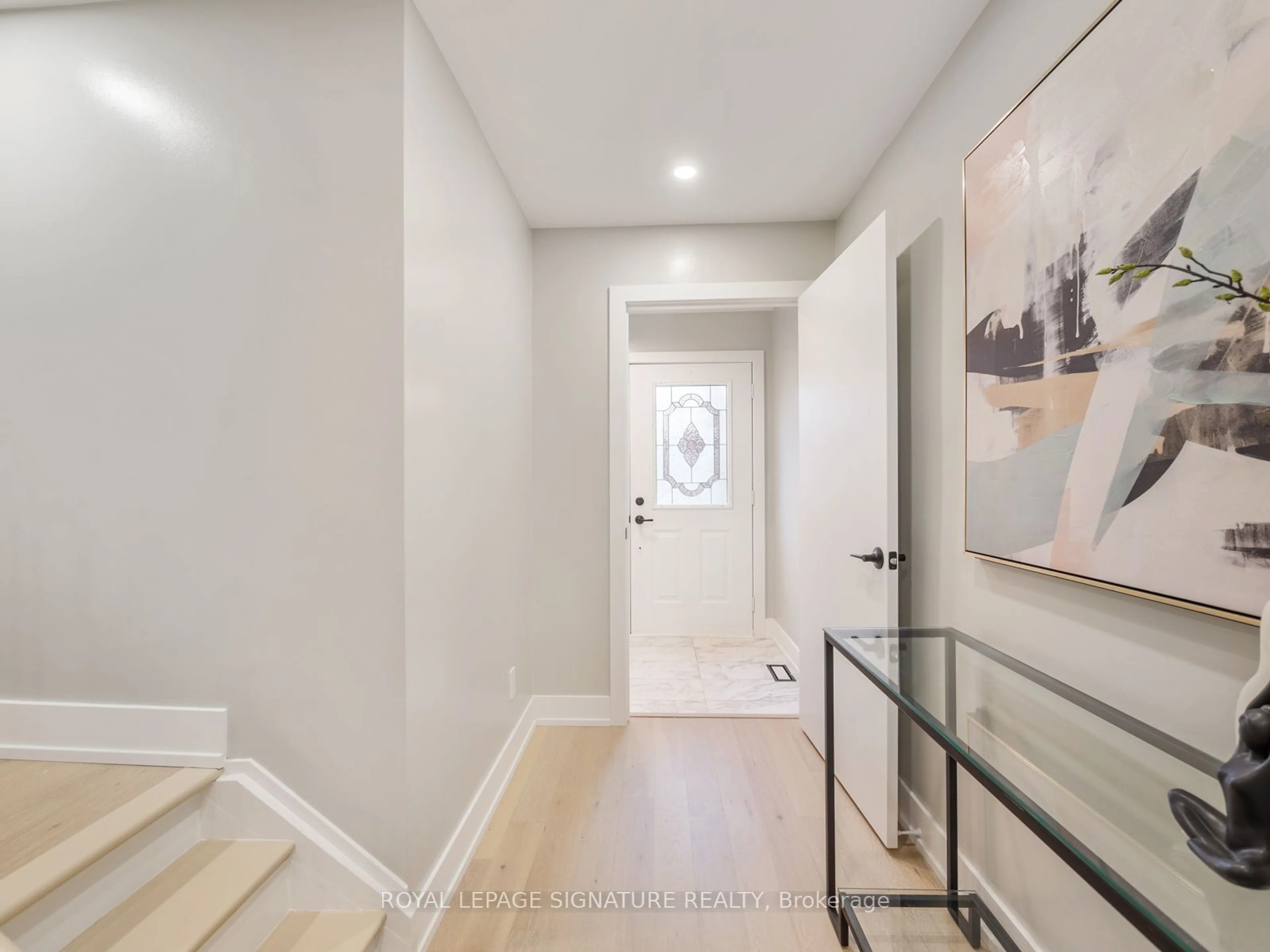 Indoor entryway for 3992 Bishopstoke Lane, Mississauga Ontario L4Z 1J2