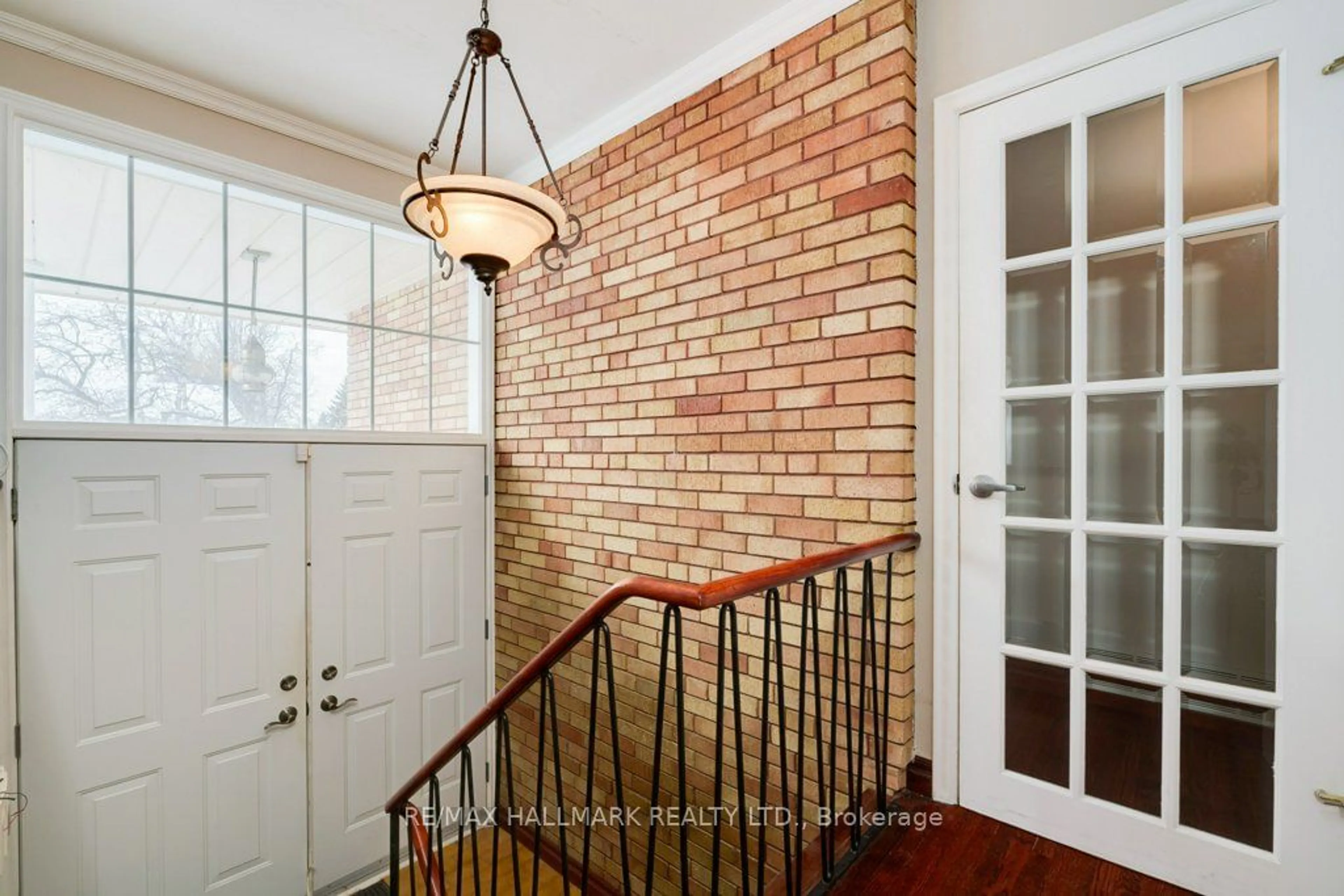 Indoor entryway for 1 Marblehead Rd, Toronto Ontario M9R 3B1