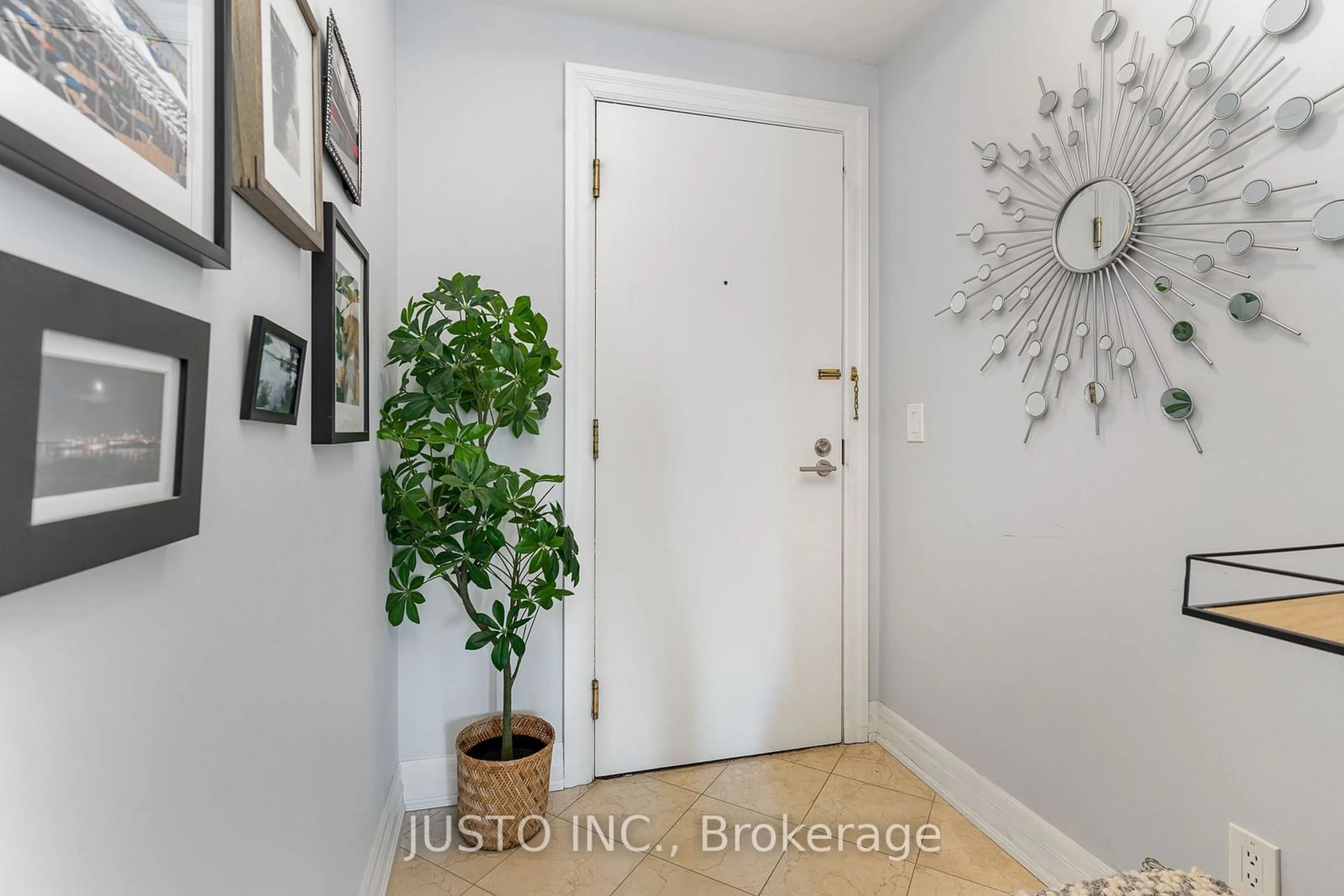 Indoor entryway for 2083 Lake Shore Blvd #1614, Toronto Ontario M8V 4G2