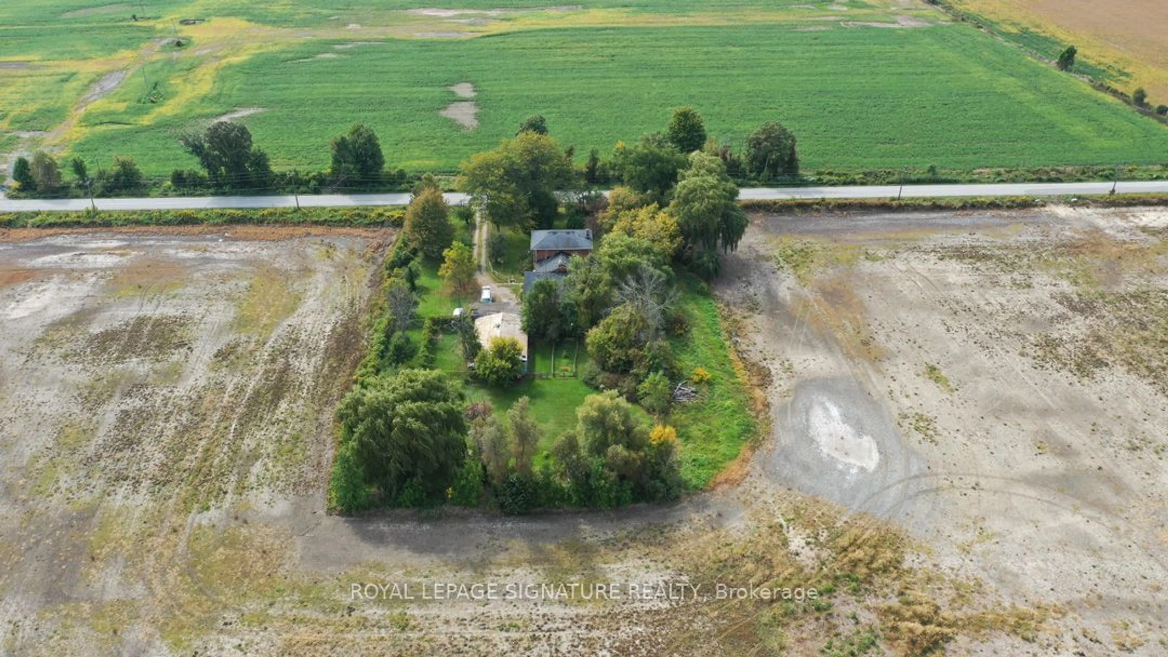 A pic from outside/outdoor area/front of a property/back of a property/a pic from drone, building for 6115 Eighth Line, Milton Ontario L9E 1A4