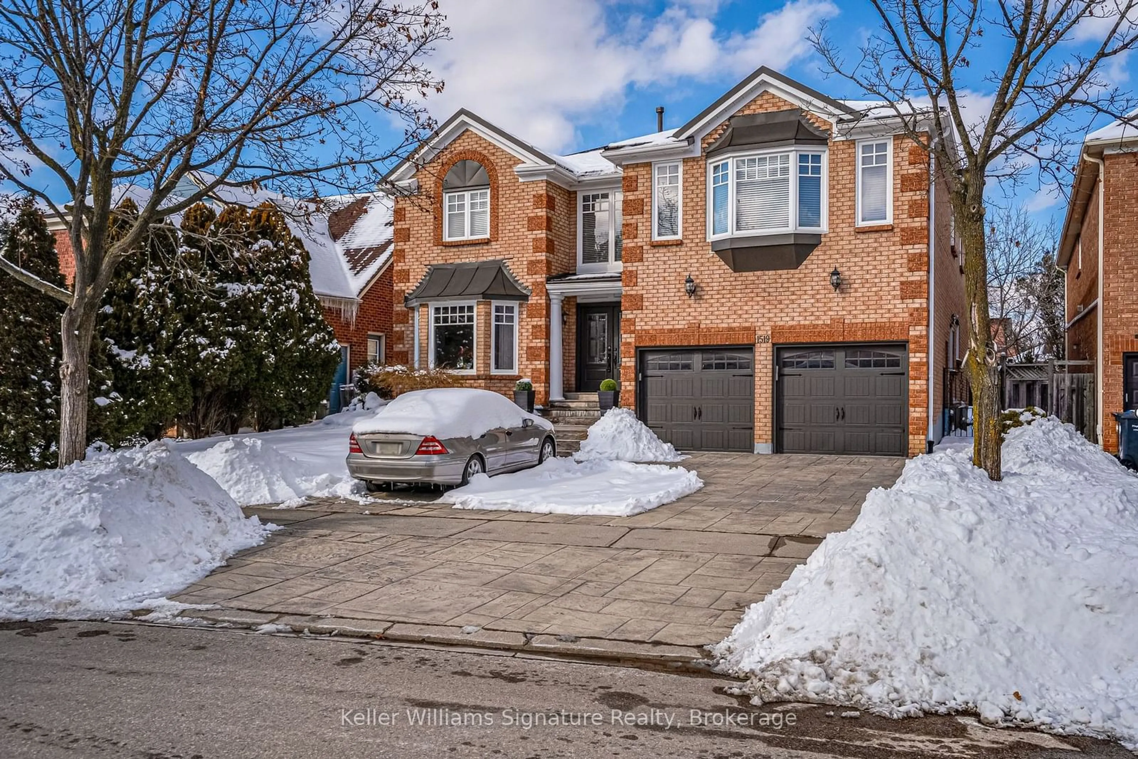 Home with brick exterior material, street for 1519 Ballantrae Dr, Mississauga Ontario L5M 3N4