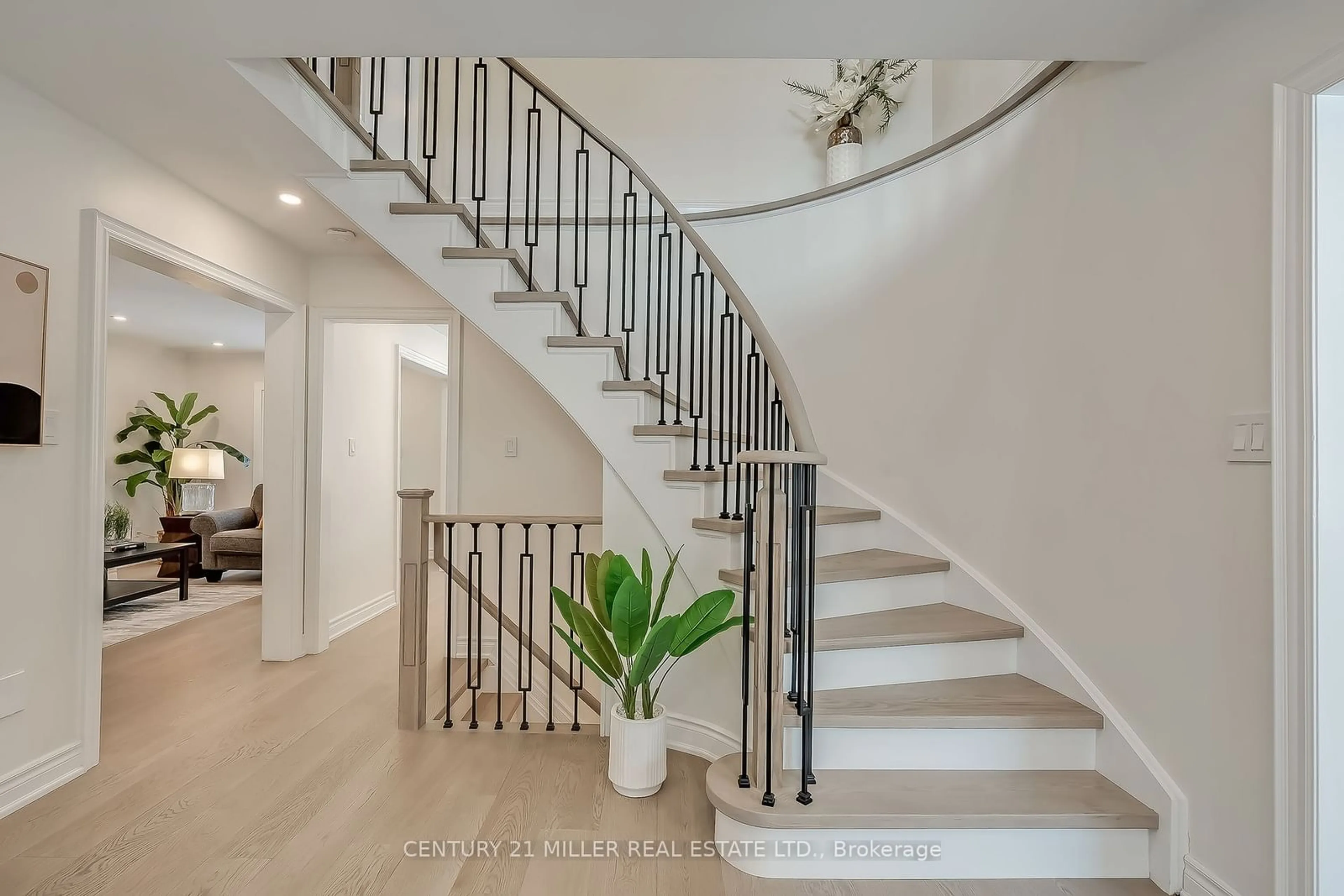 Stairs for 1017 Oak Meadow Rd, Oakville Ontario L6M 1J6